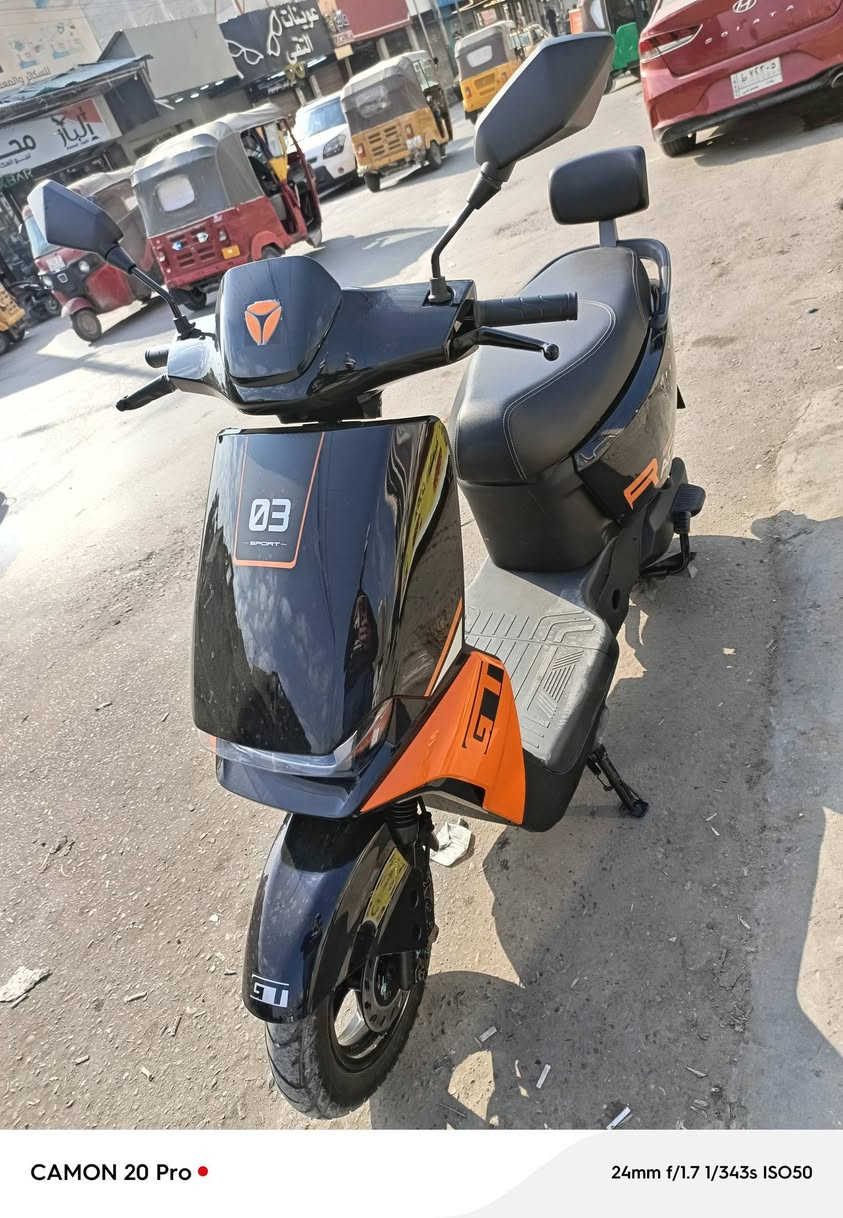 دراجه شحن يادي جديدة صارله شهرين نازله السعر 700 وبيه مجال بسيط *********** للتواصل خط واتساب موجود
