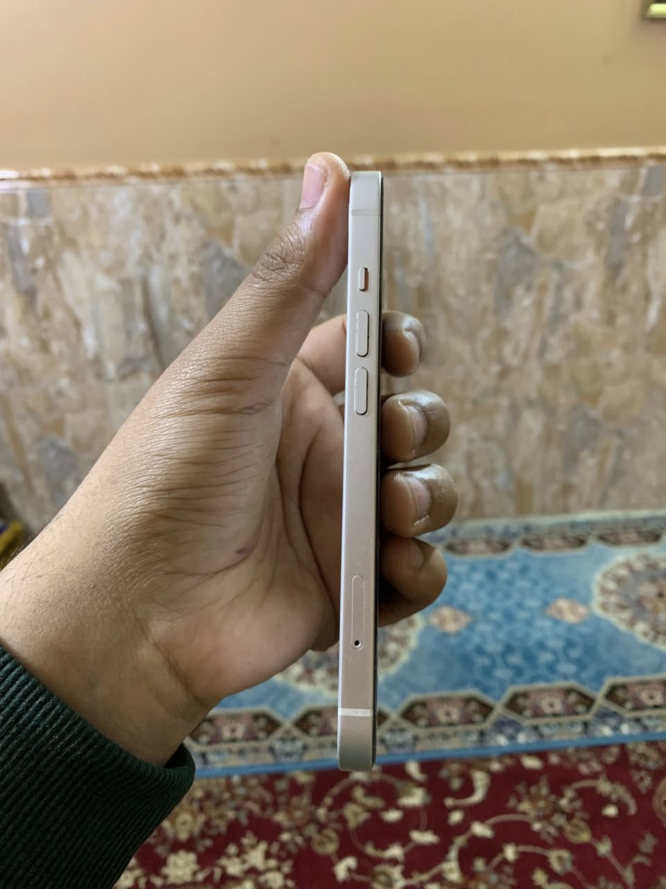 سلام عليكم
ايفون ١٣ عادي

ذاكرة ١٢٨ 

بطارية مستبدل اصلية شرط 

شرق اوسط مو امريكي 

جدا نظيف غير بطارية مكفول 

سعر ٤١٥ وبي مجال 

مكاني بغداد الامين الثانية 

  متوفر واتس فقط 

 ***********
