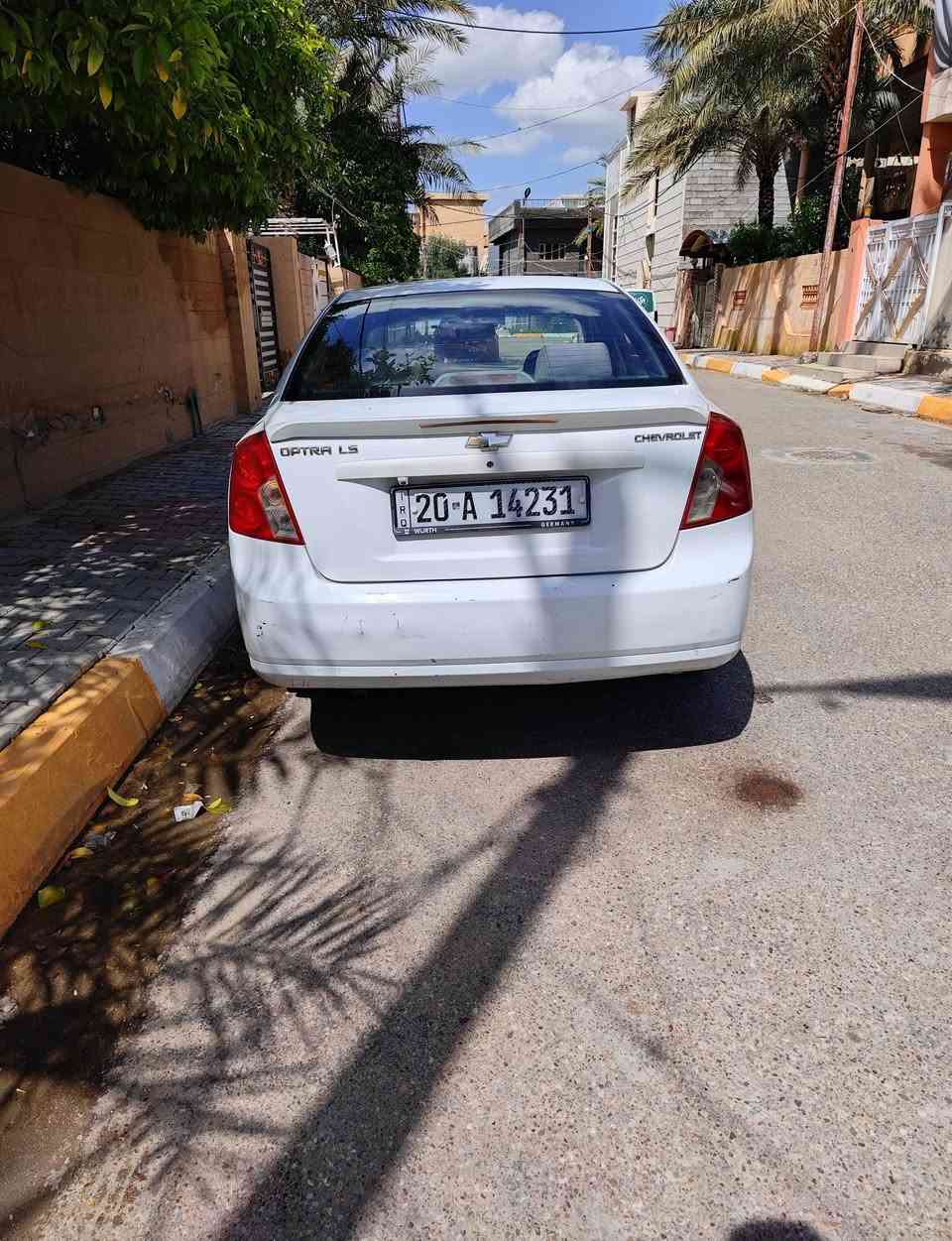 السلام عليكم 
اوبترا 2011 السيارة بدون ضرر خليجي بس بيهة ملاحظات كل خفيفة كير محرك مكفول كهربائيات شغالة 
الموقع بعقوبة التحرير 
السعر 84 وبيهة مجال للشراي 
***********
