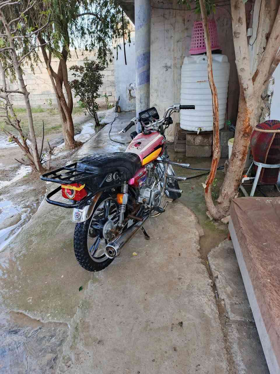 سلام عليكم دراجه سيفان موديل 20كامله علا اخر حبايه     السعر 350 وبيه مجال كهربائيات كلها شغاله اوراق كامله 
المكان شهربان الوجهيه رقم موجود وتساب ***********
