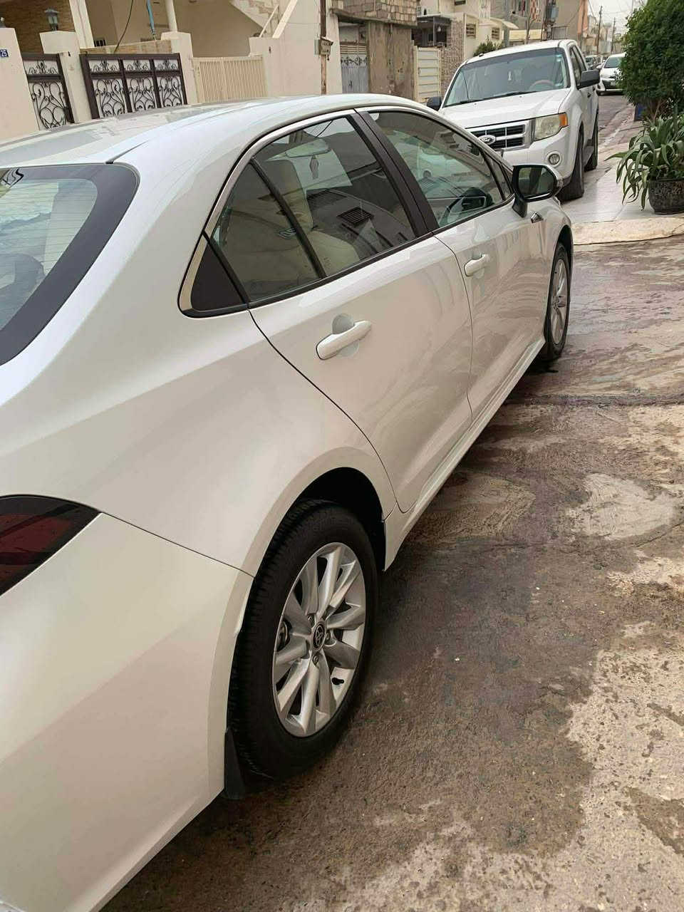 تويوتا كرولا خه ليجي شه ريكه جيهان موديل ٢٠٢٤ به ناوي خومانه هيجي نيه ٣٣هه زار رويشتيه هه موشتي به شه رت زور خاوينه يه ك ده سته ***********بو مه علو ماتي زياتر ئه وه ره قه مي خاوه نيتي أربيل, العراق
