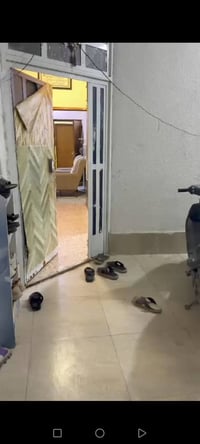 ٢٠٠م • واجهة ١٠م • ٤ غرف نوم