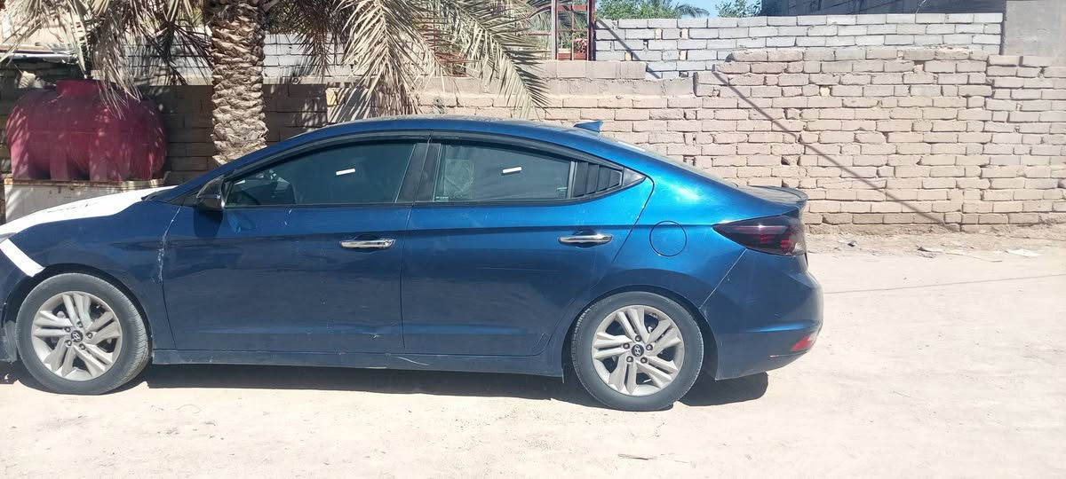 سلام عليكم انتر 19 فقط بس بنيت بيه باردات مكان ناصريه تفاصيل عله تصل مراوس صير فول ماعدي فتحه سقف جاهزة بيه ملخصات بيه  شراي تصال يدالل *********** واساب بيه
