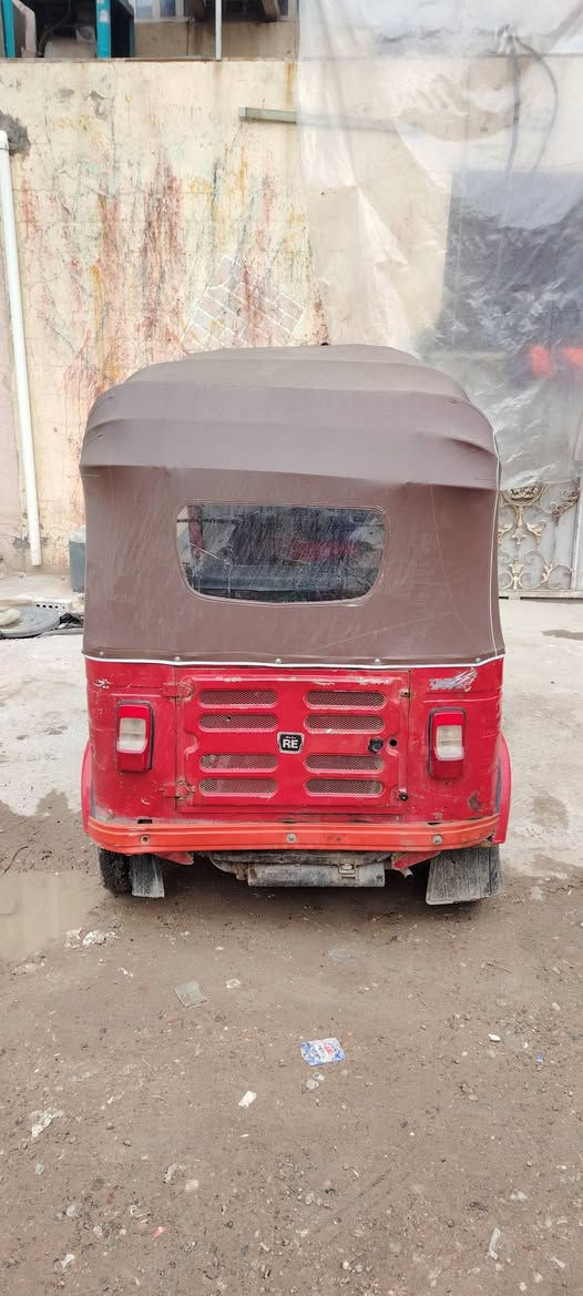 سلام عليكم عيوني تكتك موديل 2017 اوراق كامله تكتك خير من الله مجفته تجفيت زين تكتك مال مابيه شي فقط نقوصات قليله السعر مليونين و 700 وبيه مجال
شراي يتصل 
*********** رقم بي واتساب وعل خط موجودات 
*********** فقط واتساب 
مكاني بغداد البياع حي المعالف قرب تقاطع درويش
