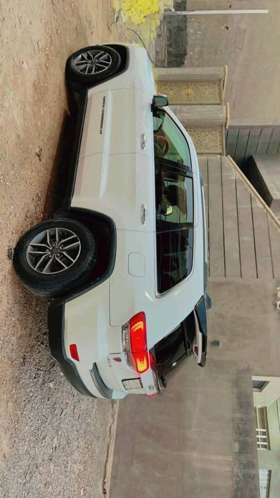 لـلـبـيـع 🪬

#جيب. كراند شيروكي 
#مـوديل 2022 𒊹︎
#مـاشـيه .٦٢ ك  . 𒊹︎
#رقم. بغداد تحويل ثاني يوم بأسمي . 𒊹︎
#لـون.ابيض 𒊹︎

#فئـة LIMITED  فـول. مـوصـفـات𒊹︎

( مـوصـفـات 1/1 )  
✪✪✪✪✪✪✪✪✪
☜︎ شاشه كبيره ☞︎✔︎
☜︎  كشنات تدفه ☞︎✔︎
☜︎كشنات تبريد ☞︎✔︎
☜︎ردار جانبي وخلفي  ☞︎✔︎
☜︎فتحة  ☞︎✔︎
محرك 3600
6 سلندر
☜︎اشاير بل مري ☞︎✔︎
☜︎كشنات جلد ☞︎✔︎
☜︎صندوق كهرباء ☞︎✔︎
☜︎كار بلاي ☞︎✔︎
☜︎ستيرن تدفه ☞︎✔︎
☜︎خزن ميموري  كشنات مع الستيرن  ☞︎✔︎
☜︎بصمة ابواب ☞︎✔︎
☜︎جام اوتو ☞︎✔︎
☜︎ رادار خلفي  ☞︎✔︎
☜︎حساسات خلفيه ☞︎✔︎
☜︎نضام سبورت و ايكو ☞︎✔︎
☜︎تحكم جهتين ستيرن ☞︎✔︎
☜︎ مانع انزلاق ABS نضام ☞︎✔︎
☜︎ سستم صوت متكامل
 ☞︎✔︎
☜︎ بلاجكتور زنون ☞︎✔︎
☜︎اشارة LED ☞︎✔︎
☜︎لايت زنون ☞︎✔︎
☜︎تبريد قطعتين ☞︎✔︎
☜︎كشنات خلفي تـدفـه ☞︎✔︎
☜︎كروس سرعة ☞︎✔︎
☜︎  فور ويل   نضام ماوس ☞︎✔︎
معروفه ال 22 ومواصفاتهه المتد الفول الشكل القديم 5 راكب

➜➜➜➜➜➜➜➜➜➜➜➜➜➤➜➜
#الحادث.  : جاملغ وبنيد والثاني مصبوغ  
  : موجود سونار يمكم 

السعر ‼️ علق بتم يجيك السعر بالخاص ‼️

مكان السياره بغداد الزعفرانيه 

رقم صاحب السياره ***********
