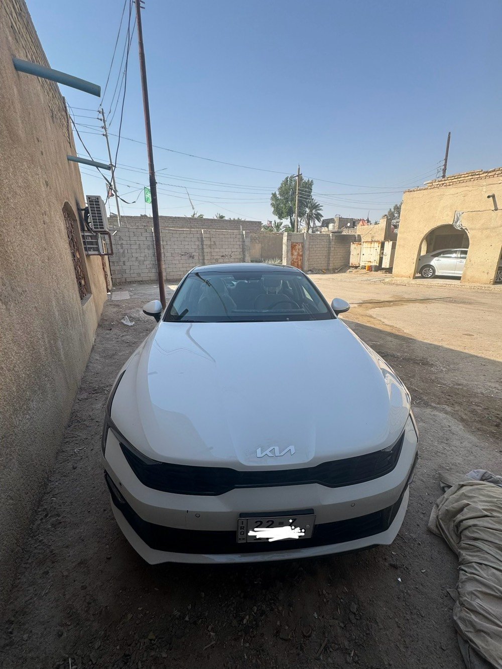 عندي k5 2026 للبيع فول خليجي لون ابيض محرك 2500بيه طخه بل جاملغ الأمامي وصبع شويه من خشم البنيد وطخه بل جاملغ الخلفي   الدعاميه الاماميه مبدله والباقي كفاله عامه  السياره اخت الزيرو بعده بل نايلون الوكاله ماشيه 16 الف مكاني بصره سعر 225 رقم ***********