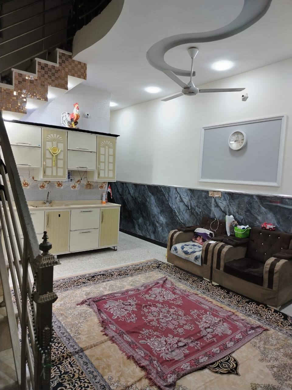 السلام عليكم دار للبيع 100 متر طابقين كافت خدمات بغداد الكمالية بستان علي كمال مربع  ***********
