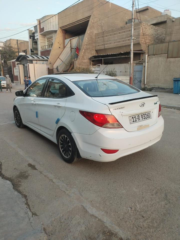 سلام عليكم
اكسنت ٢٠١٥ خليجي 
محرك ١٦٠٠  
رقم بغداد السيارة بيه صبغ جاملغ الخلفي 
السياره ماشية 130 حقيقي 
بارد بل جاملغ الامامي 
مكان السياره بغداد الدوره
السعر 98 وبيها مجال بسيط 
للاستفسار واتساب ***********
