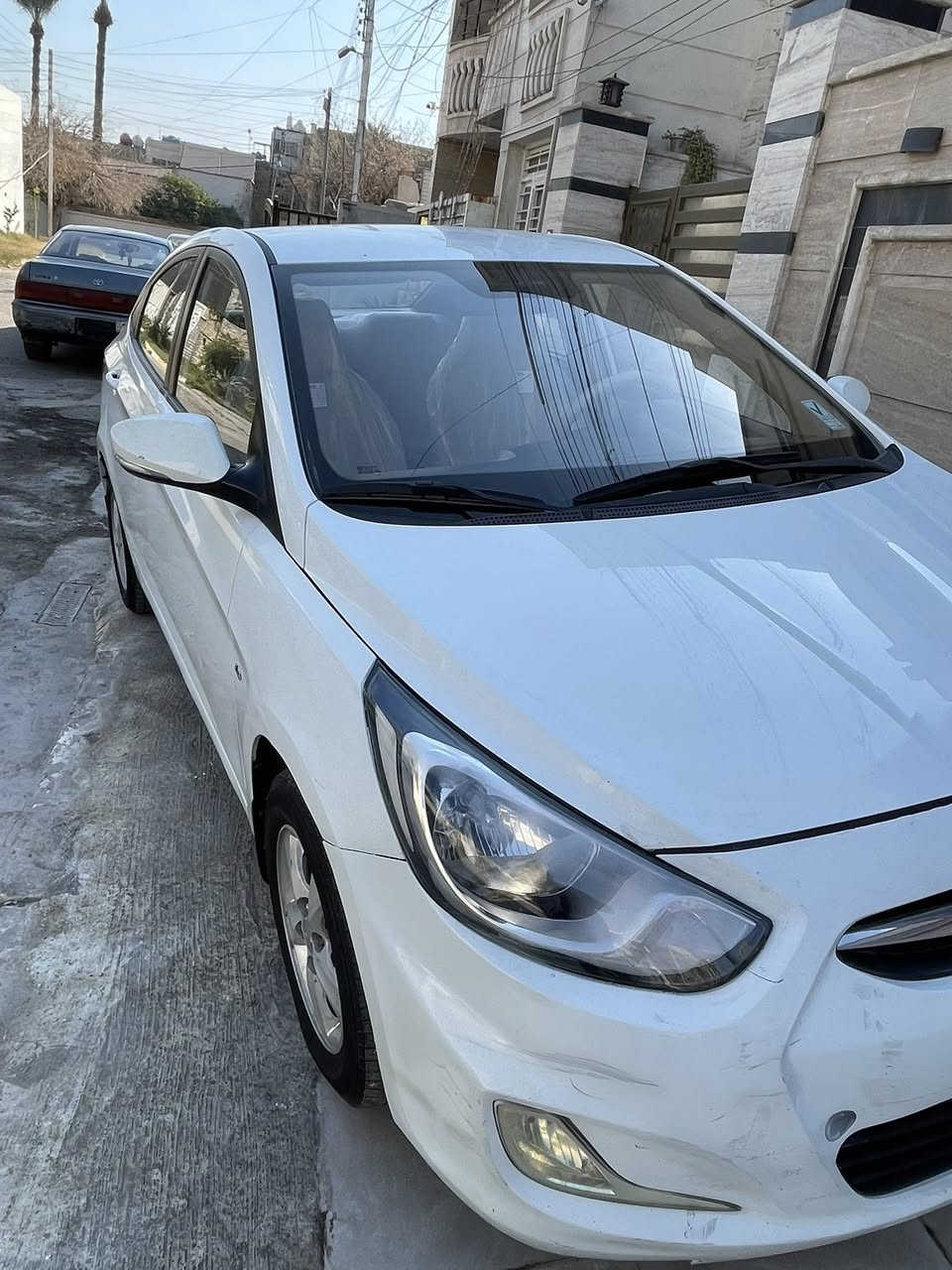 سلام عليكم
اكسنت خليجي 
موديل ٢٠١٣
رقم بغداد 
مكاني بغداد حي العامل 
مكفوله من صبغ فقط تكحيل 
سعر ١٠٥ وبيهه مجال بسيط
***********
