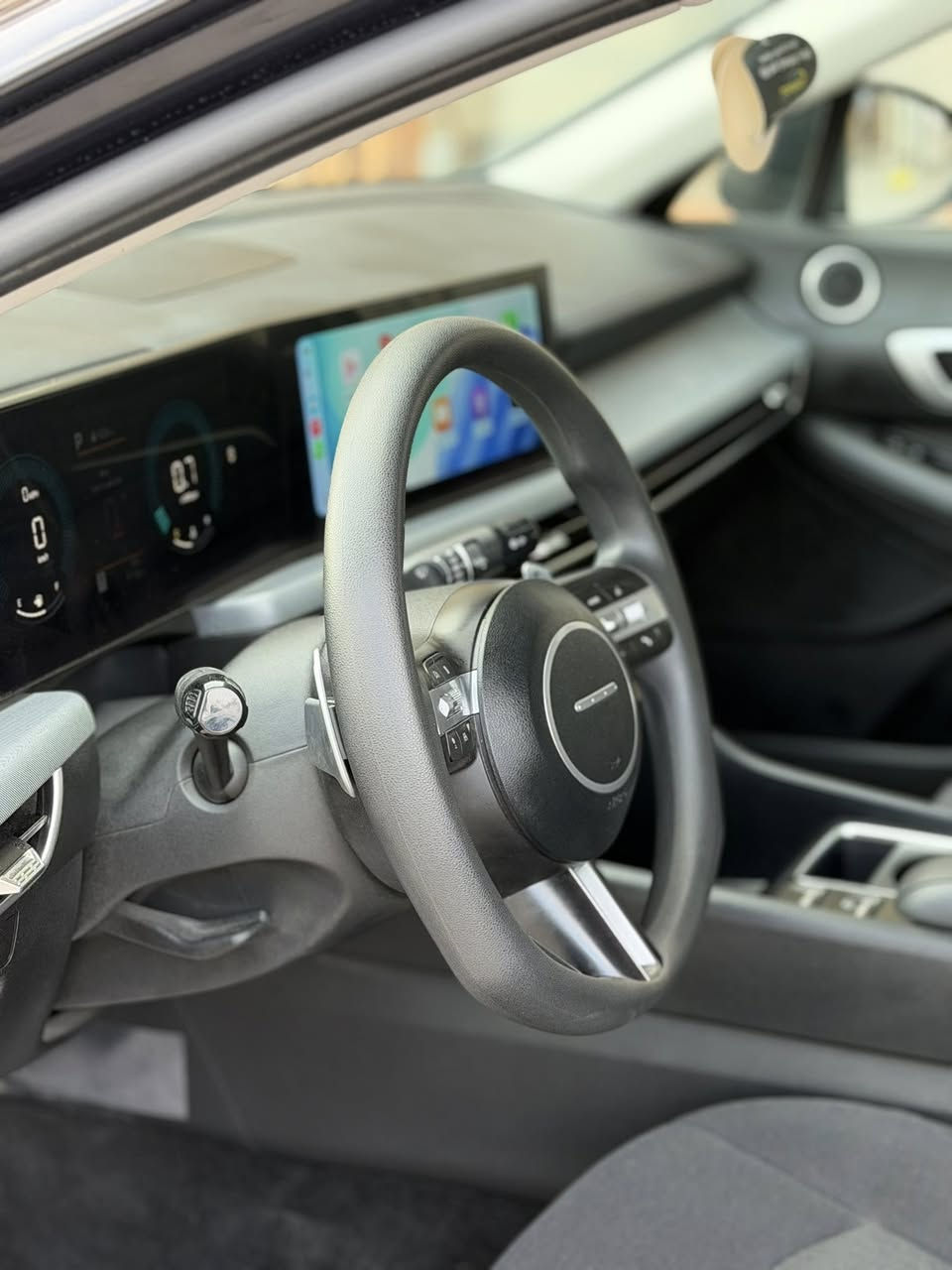 السلام عليكم 
سوناتا 2025 حادثها موضح بالصور بدون ايرباك بعدها ممرقمه 
مواصفاتها نص فول مكينة 2500 تنفس طبيعي
رادارات امامي و جانبي
تحديد مسار
نقاط عمياء
تشغيل عن بعد
شاشة كار بلي
كشن كهرباء
تدفئه بالمقاعد الامامية
و بعد هواي بيها مواصفات السعد 190$ وبيها مجال للأستفسار ***********
