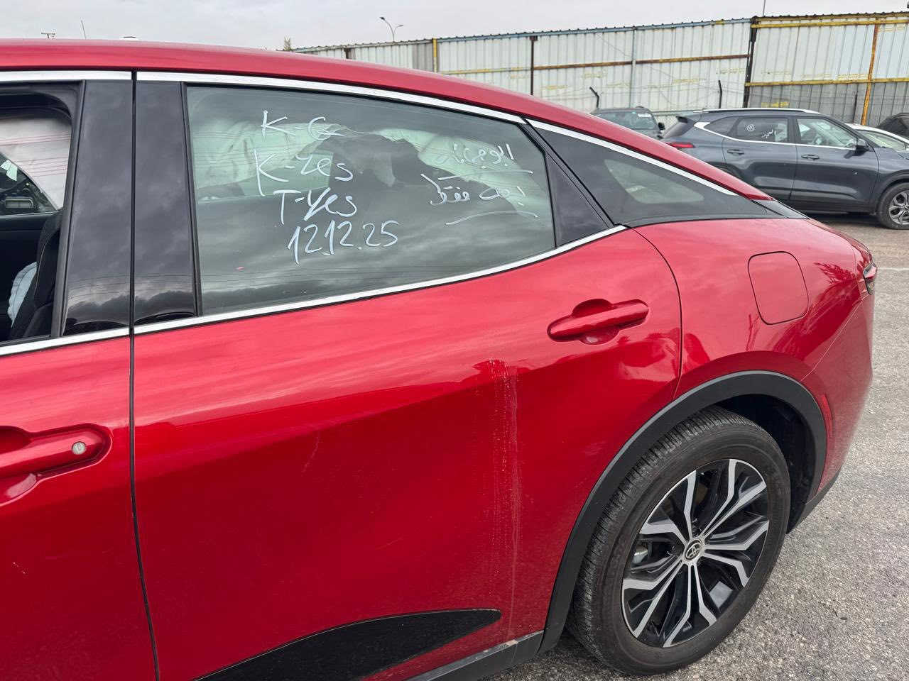 تويوتا كراون 2024 السياره موجوده هسه بالعقبه ابيع بالعقبه حادث جدا بسيط تجي بارد لان مكان الضربه جوه التريشه السياره جديده  للاستفسار ***********
