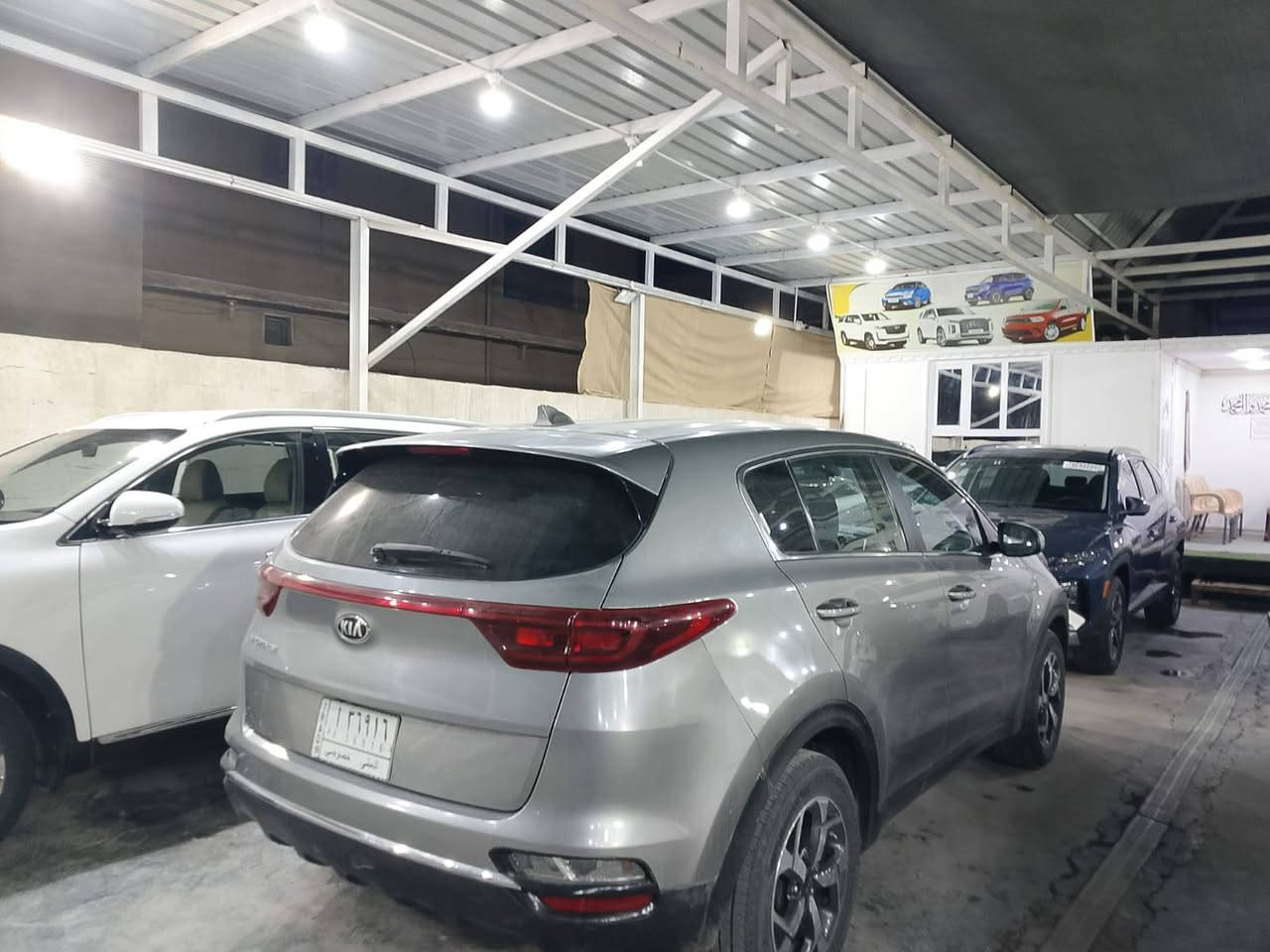 سلام عليكم كيا سبورتج محرك 2400شاشه كامره بلاجكتر رادارت  موديل 21 ورد امريكي بيه قطعتين صبغ بدون تبديل بدون شاصي رقم مثنئ حره تحويل ثاني يوم السعر 165 وبيه مجال *********** او ***********
