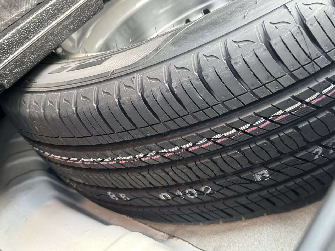 سياره توكسان خليجي
موديل ( ٢٠١٩ )

فوووول مواصفات ١/١ عدا البانوراما فقط

⬅️رقم بغداد الدولي الجديد
 مشروع وطني ومجدده ٥ سنوات 
الى سنة ٢٠٢٩
ماشية ٢١  الف كم فقط شبه زيرو
السيارة ب اسمي 
وقبل ايام داخلة هزه 
يعني من كلشي كاملة الياخذه مجرد تحويل ثاني يوم

🔸🔸السيارة (مكفوله كفالة عامة من كلشي كفالة عامة من الصبغ والتبديل والبارد والحالوب كفاااالة عامة حتى من الشخوط كفاالة)

🔸السياره فول كوري اصلي 
جديدة حتى الغراض والعدة  كلهم بعدهم بنايلون الشركة 
والفابلون مال سيارة

🔸والسيارة حتى النايلونات مال شركة بعده بلبوب وحتى الارضيات بعده بنايلون الشركة
 حتى البصمة الثانية  بعده بنايلون الشركة ممستخدمة والكتلوكات على استلامه من الشركة 

مواصفاته /
🔸بصمة تشغيل
🔸بصمة ابواب
🔸خمس عدسات
🔸 ٣ انضمة قيادة
🔸 ٢ كرسي كهرباء
🔸شاشه اندرويد البلادية مال توكسان
🔸الداخل كشنات مخمل بعدهم بنايلون ومدوشمة من استلامه من الشركة وهسه شلة الدوشمة محد كاعد على الكشنات البلادية بعده 
🔸شاحن واير ليس
🔸 ٢ لدات امامية 
🔸ثلاجه بلجكمجه
🔸لد امامي
🔸لد خلفي
🔸محرك ٢٠٠٠ دوش
🔸 اي بي اس
🔸 فول تحكم ستيرن
🔸 الدوسات علامة توكسان
🔸 حاجب نهاري
🔸 كشافات زينون
🔸 الدشبول والغرفه الداخلية كله فابير كاربوني 
🔸 حساس امامي
🔸حساس خلفي
🔸كاميرا خلفية دوارة
🔸مري شفط ويا القفل
🔸سايد بريك بلرجل 
🔸 نضام ترحيب
🔸 ويل ١٨
🔸مخرج Aux 
🔸 مخرج usb 
🔸مثبت سرعة
🔸 اشاير بلمري
🔸 يدات نيكل 
🔸 قطعتين تبريد

⬅️والسيارة ع ايد وحدة من طالعه من الشركة 

⬅️ بعده النايلون بلسيارة واكو فابلون على السيارة الخارجي والداخلي بعده موجود ب اكثر السيارة والكشنات

⬅️والسيارة مدوشمه دوشمة كامله من استلامه من الشركة مدوشم الكشنات والارضيات وحتى الاستيرن مدوشم وهسه يلا شلة الدوشمة

⬅️ مكان السيارة بغداد
والسيارة داخله هزه جديد قبل ايام
ومجدد السنوية ٥ سنوات 
ومتحول الرقم الجديد 
يعني الياخذة مجرد تحويل

السياره سعره ٢١٠ ورقه 
( دفترين و ١٠ )
مكان السيارة بغداد
وهذا رقمي 
***********
