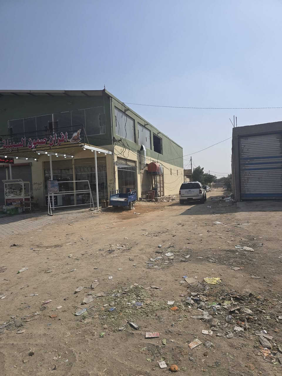 عرصه ٢٠٠ م قرب باب الخروج اول فرع ٨٠ م عن الشارع العام كاع سيد رحمان السعر ٤٠ مليون
***********
