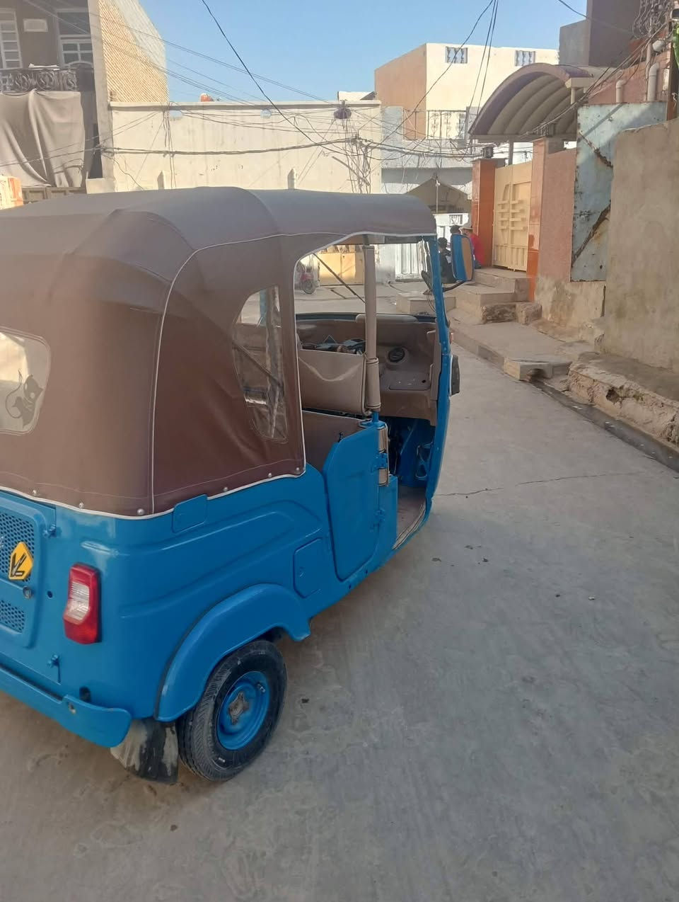 السلام عليكم
للبيع 21 تحويل 
التكتك معمره جديد 
كامله مكينه مجفته جديد 
دوشمه جديده جادر جديد 
تخم تاير ويل جديد 
كهربائيات كامله السعر 
اتصل على الرقم *********** ديالى بعقوبة
