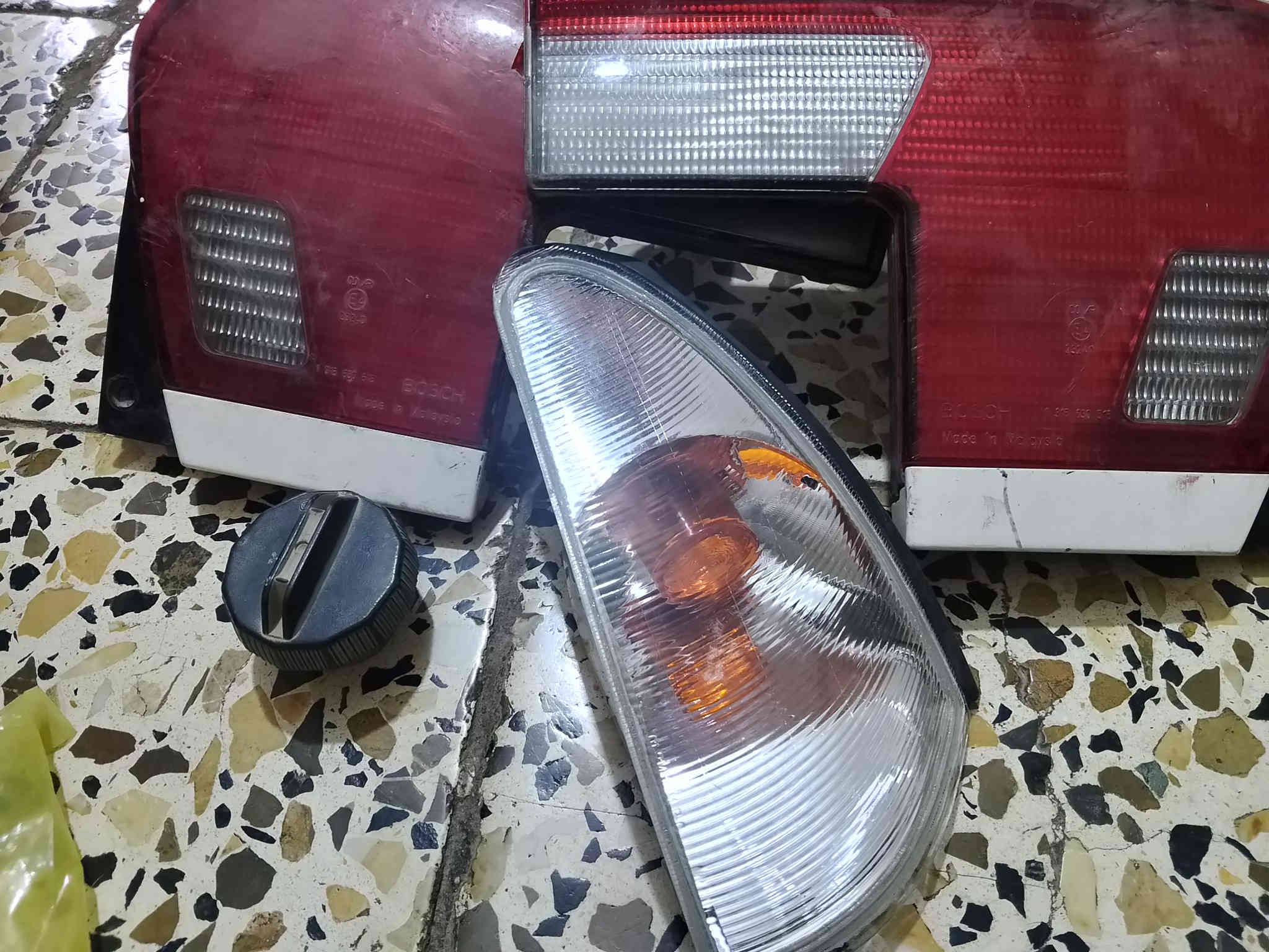 من رخصة مدير الكروب 
غراض بروتون للبيع 
1/تانكي وقود تفصيخ
2/جام بيبان عدد 2 جهة السائق تفصيخ
3/ يدة كير أوتامتكيك مع القامچي تفصيخ
4/اسصطابكصل أمامي كامل مع الفچوچ تفصيخ
5/بريشر جديد كارتون مؤوسسه
6/بگلايت خلفي متحرك تفصيخ 
7/ماطور جام جديد 
8/ يدة باب عدد 2 تفصيخ
9/ ولف حماوه مع الكوع تفصيخ + قبق دهن تفصيخ + قبق وقود 
10/ سكن لايت جهة اليمنى جديد 
ناصرية مركز 
الاستفسار خاص ***********
