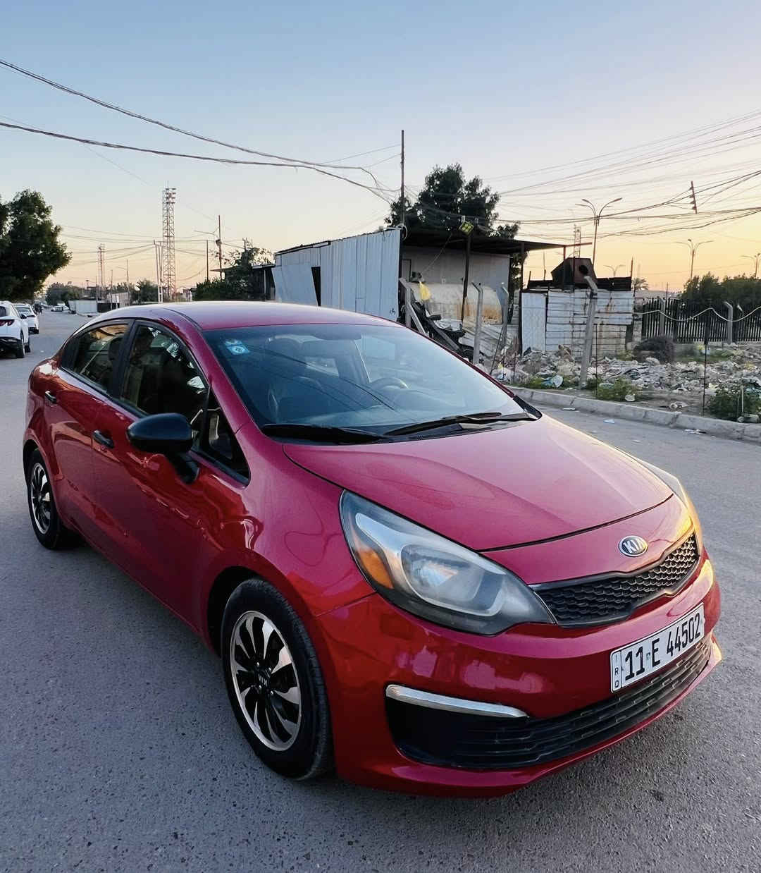 يالله
كيا ريو 2017 
محرك 1600ccm
حادثها فقط الجاملغ 
وصار بيها صبغ قطع اثر شخوط 
السياره مكفوله لغد شاصي دواخل 
صدر جديد مبدل 
كير محرك مكفول 
تبريد ثلج 
السعر 80 قفل  
مكاني بغداد الغزاليه 
***********
