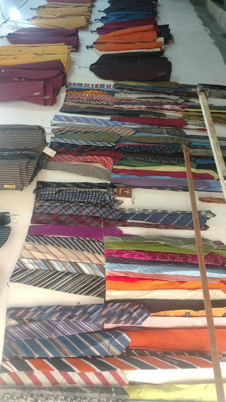 .. اللهم صل على محمد وآل محمد.. 
سلام عليكم... علا بركة الله يتوفر لدينا اربطه قاط كل الأنواع عليها خصم سعره 2000دينار و3اربطه 5الالف او13ربطه ب 25الف

ويتوفر ايضاً قوط نوعها تركيا كافة الأشكال خصم عليها سعر القاط 40الف 

ايضاً ستر  سعر الستره 25الف والبنطرون 15الف

موقعنا سوق المحاويل مجاور أسواق الحسناوي مقابل الشط  متواجدين من ساعه8:30صباحاً الئ 5:30المغرب للتواصل واتساب *********** 

نتشرف بزيارتكم  😊💙
