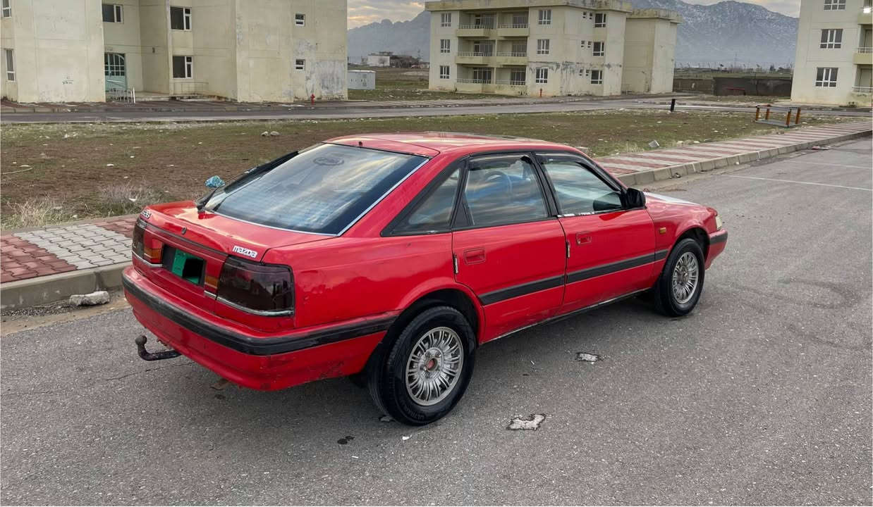 مازدا موديل١٩٩١
مةكينه هةشت و بةخ
ئارم سوران بي رسمةكة
توندو تول
گيرو مةكينه بةشةرت
موسو براووة نيه
وةرگةراو نيه 
سي پارةچي پيشي بوياغة
لاي سةكن بةحال شتيكي پيوةية
كال بونةووةي نيه
رزي وي پيوة نيه
چوار تا و ويلي لوك
گةرمي وكارةباي بةشةرت
سعري ٢٢$
*********** بشدار, السليمانية
