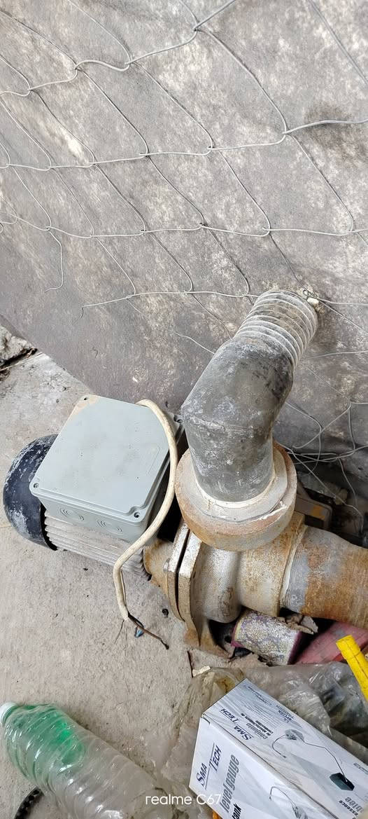 موطور ماء ابل 4انج نضيف استعمال اقل شهر للبيع السعر 150 للاتصال على الرقم التالي ***********
