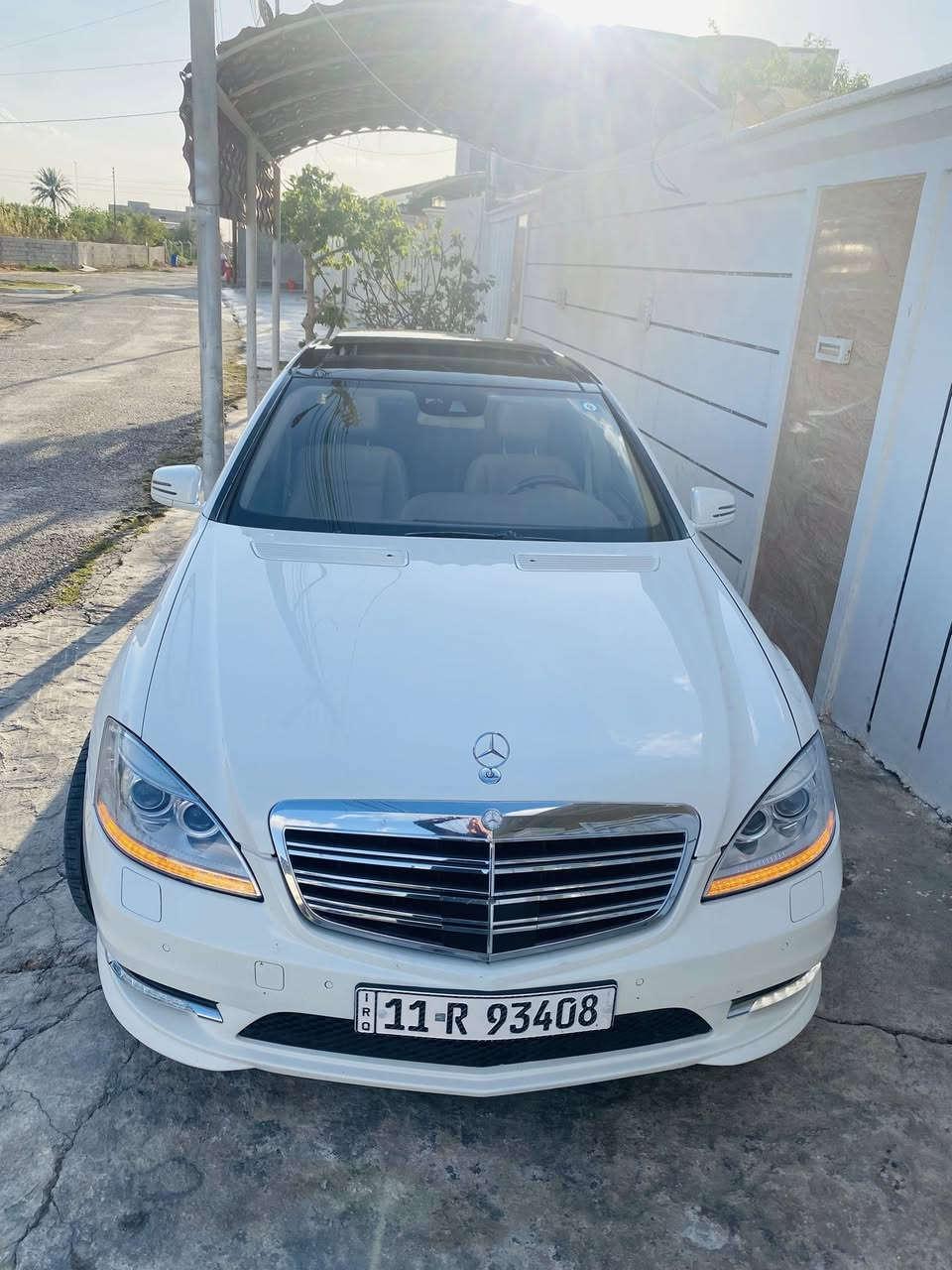 مارسيدس S350 موديل 2011 خليجيه 🦅 

رقم بغداد باسمي هزه جديده تحويل مباشر للمشتري 

لارج باب طويل المحرك المرغوب تنفس طبيعي  ✅

المواصفات 🔰

باب طويل + بيبان شفط + صندوق كهرباء + داخل جلد
مقاعد خزن ميموري + كهرباء + تايرات 2 سايز
شاشة اعطال + تحكمات ستيرن + بردات كهرباء 

مرايات وسطيه للراكب الخلفي + كشنات الخلفيه كهرباء 
تلفون + ستيرن كهرباء + قماره بانوراما + بصمه تشغيل 
بصمة 4 ابواب + رادار امامي + سيدي چنجر + 8 ايرباك 
الداخل صاج ملكي مطعم بلون الغرفة 
 صبغ قطعتين باب وجاملغ امامي 

  📍 مكان السياره /  الانبار /الحبانيه /او بغداد - الكرخ 
📞 رقم الهاتف ***********

——————————————————
السعر 220

بيع او مراوس حسب القناعة
