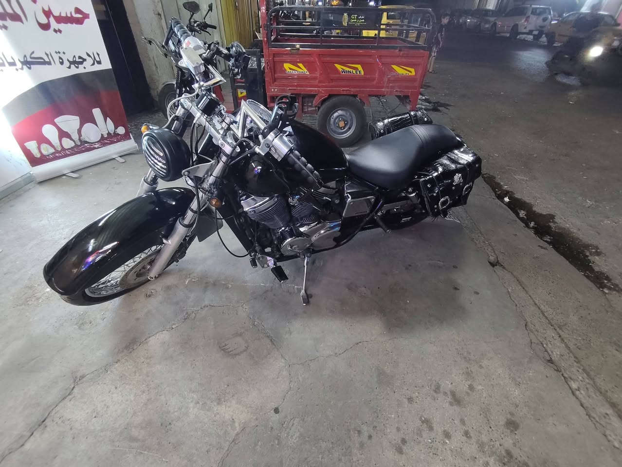 هوندا شادو (سلشر)
مكينة 400cc بلادية 
رقم نجف انكليزي تحويل ثاني يوم بأي محافظة 
السعر 27 بيهة مجال بسيط 
*********** واتساب
