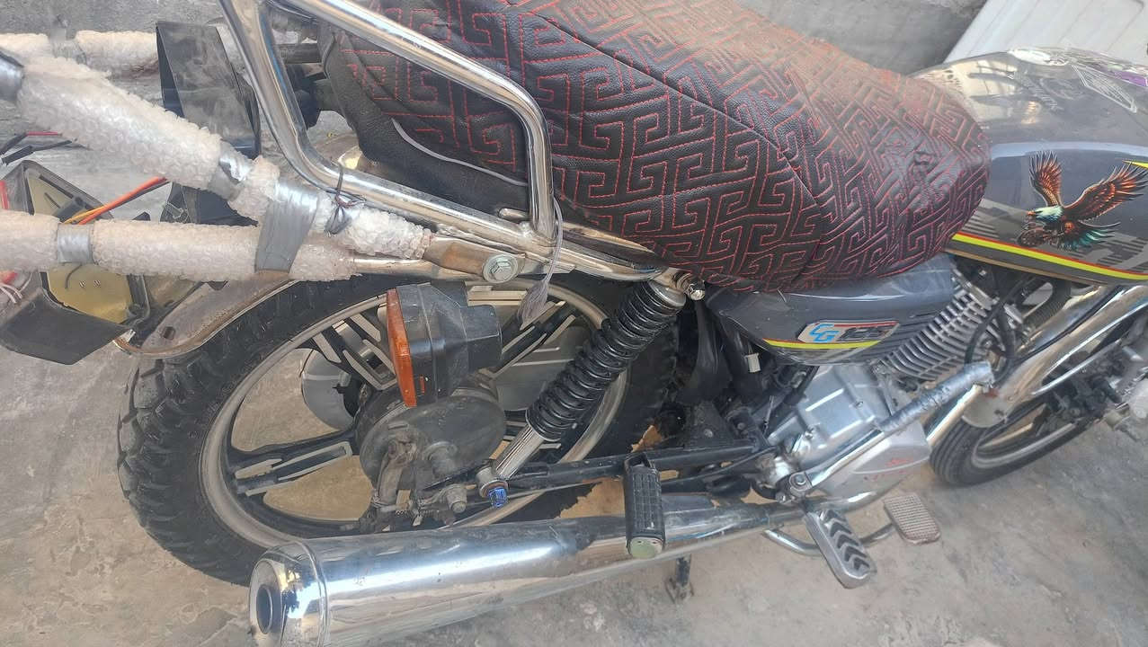 سلام عليكم ايراني للبيع موديل 21 دراجه نضيفه المحرك ما مفتوح ب 500 وبيها مجال قليل  مكاني فلوجه شهداء قربب عماره جنابي ***********
