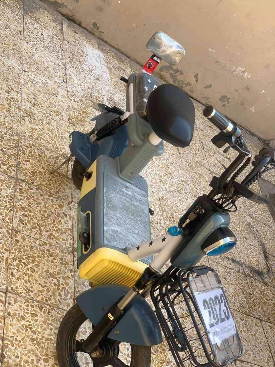 ‏السلام عليكم ما طور للبيع حجم 14 ما شر بكل شيء ما فيه أربع صراع يمشي 99 السعر 150 موصل حي صدام ‭***********‬
