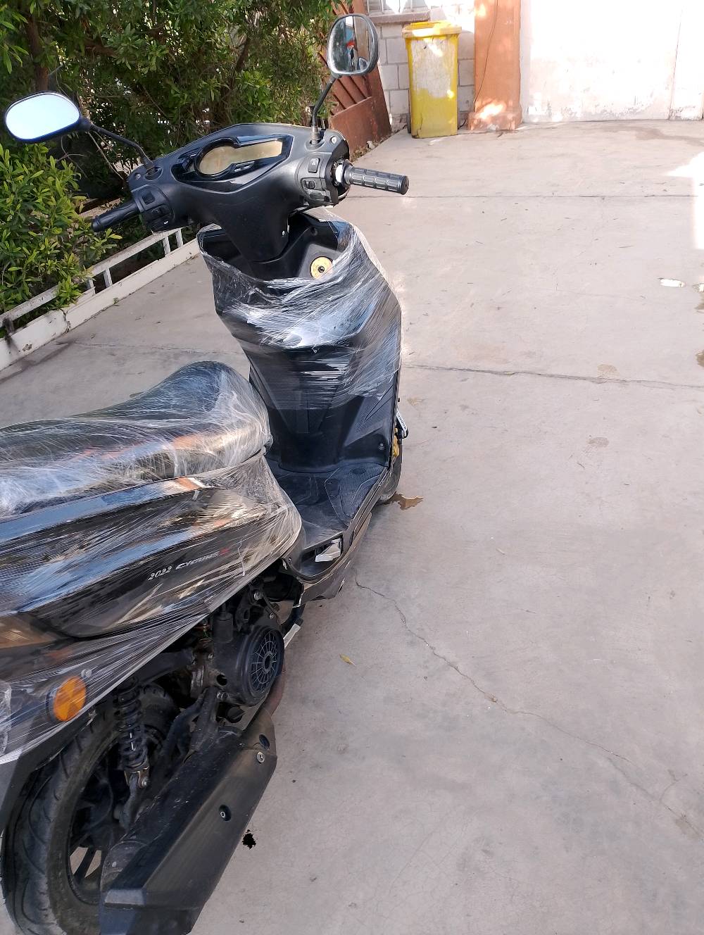 السلام عليكم اخوان دراجه سكنس ياباني فحل  موديل 2022  دراجة مكفوله من كهربائيات لايتات كلشي تشتغل ع سلف نكره سلف محرك نشط فوول شلعه صوت اخرس دراجه مفوله ومكفوله ولوك مال جناي كلشي بلادي بيها بس بيها صرف شرط جيب مصلح وتعال افحص السعر 250 وبيها مجال للطيبين مراسله عل خاص و عرقم ***********