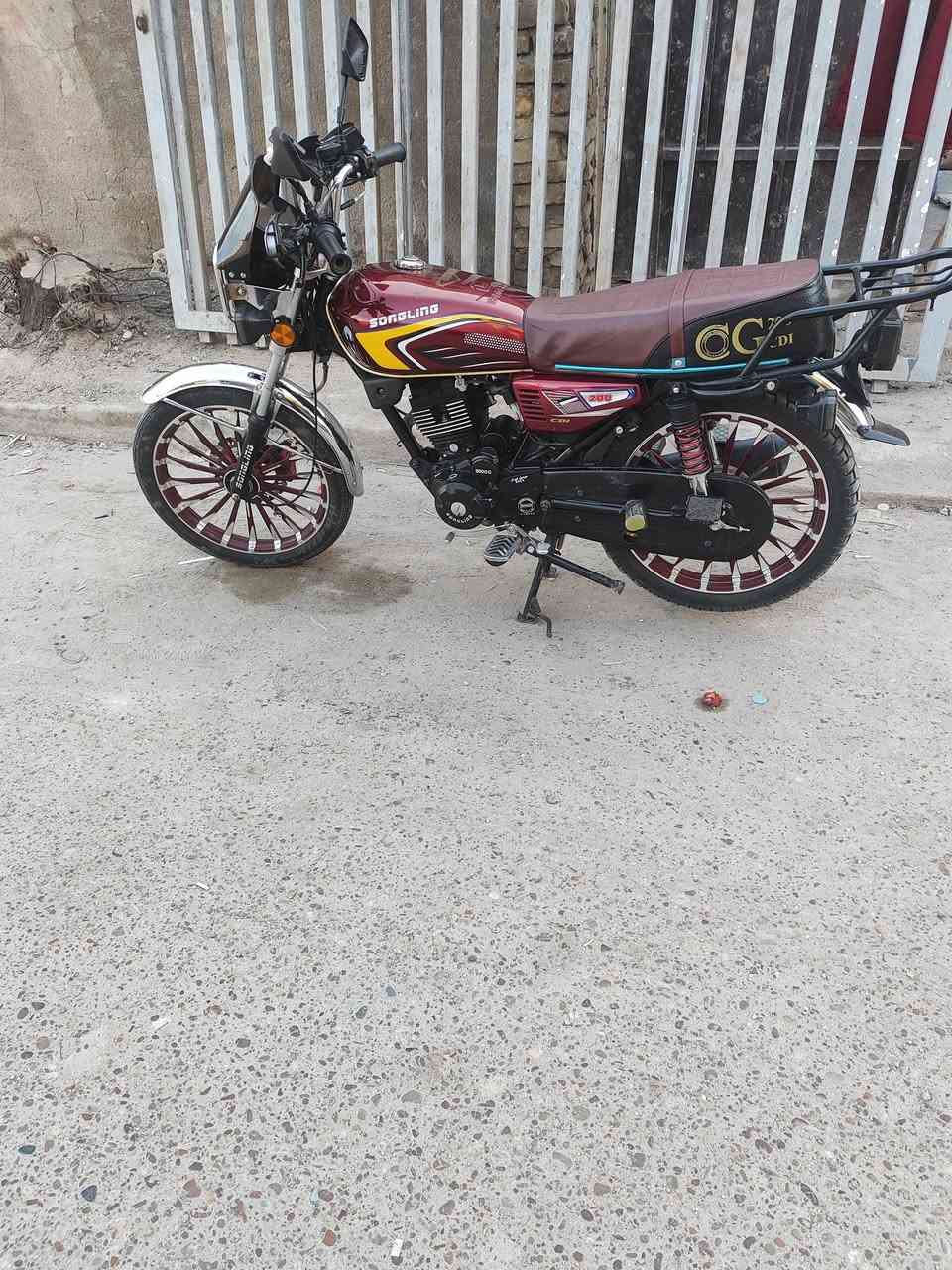 السلام عليكم
سونك موديل 26 مكفوله مكينه200cc مابيهه اي نقص سعر 850 بيه مجال مكاني واسط الصويره 
***********
