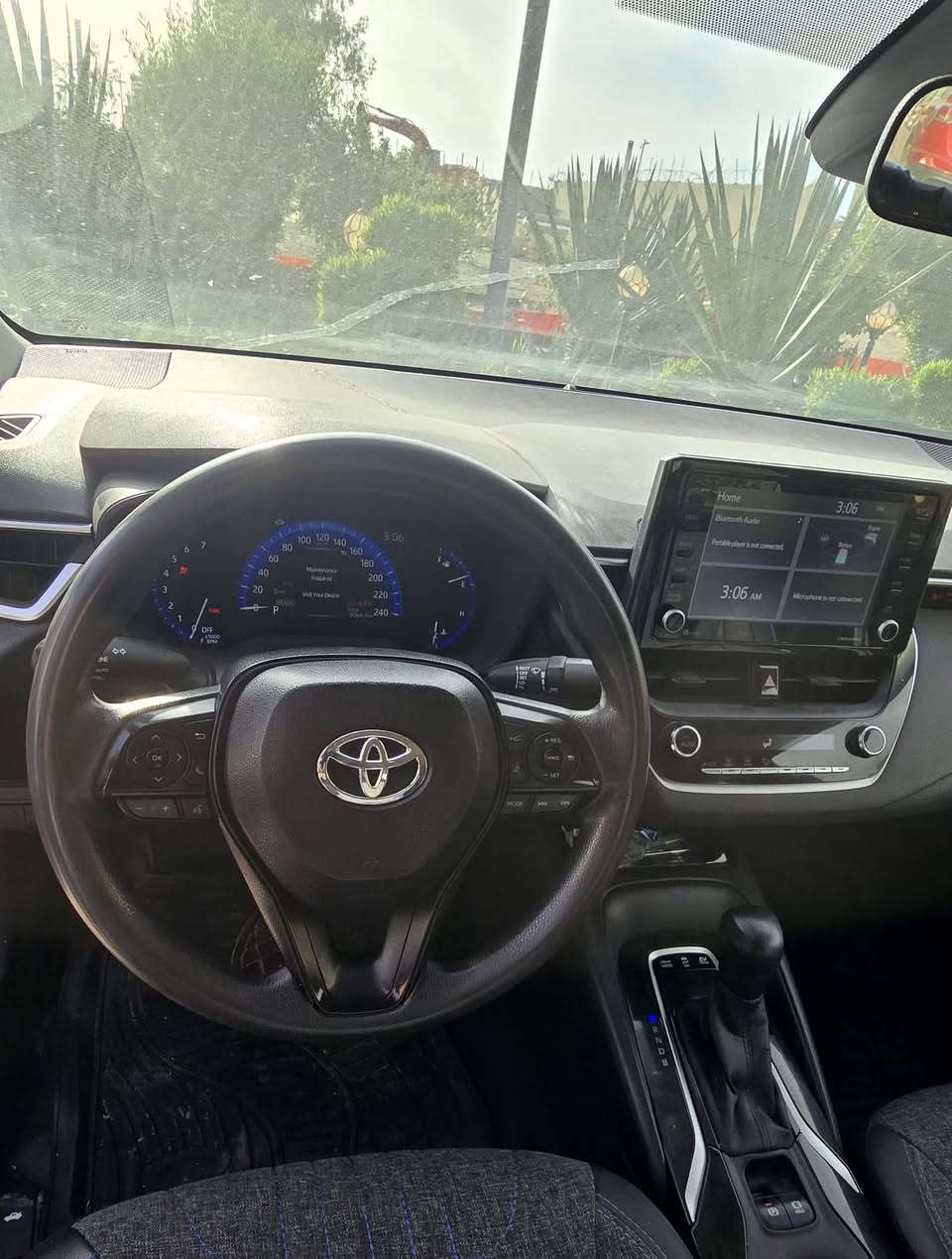 للبيع: تويوتا كورولا LE موديل 2022 (وارد أمريكي) 🚗
للبيع سيارة تويوتا كورولا LE بحالة ممتازة جداً وجاهزة للاستخدام، اقتصادية وعملية ومجهزة بأحدث مواصفات الأمان.
​📌 تفاصيل السيارة:
​الموديل: 2022
​الفئة: LE
​اللون: رصاصي.
​المسافة المقطوعة: 78,000 كيلومتر فقط
​الوارد: أمريكي 🇺🇸
​🛠️ المواصفات الأساسية والميزات:
​المحرك: 1.8 لتر، 4 سلندر (اقتصادي جداً في استهلاك الوقود)
​ناقل الحركة: أوتوماتيك CVT سلس للغاية
​شاشة العرض: شاشة لمس تدعم نظام Apple CarPlay و Android Auto
​أنظمة الأمان (Toyota Safety Sense):
​نظام الرادار ومثبت السرعة الذكي
​نظام التنبيه عند الخروج عن المسار والحفاظ عليه
​نظام مكابح الطوارئ التلقائية ومنع الاصطدام
​الكاميرا: كاميرا خلفية عالية الدقة للمساعدة في الاصطفاف
​الإضاءة: أنوار أمامية LED ليلية ونهارية
​الراحة: تكييف ممتاز (ثلاجة)، تحكم كامل من المقود  وبلوتوث
​🔍 حالة السيارة:
​السيارة نظيفة بحالة ممتازة
(ملاحظة: صور الحادث موجوده ).
​📍 الموقع: [ بغداد اليرموك ]
💰 السعر: 142 (قابل للتفاوض بالمعقول للجادين)
​📞 للتواصل والاستفسار: يرجى المراسلة على الخاص أو الاتصال على الرقم: ***********
