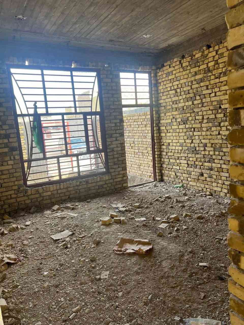 دار 🏠 للبيع 
المساحه 200م
طابو زراعي سند 25
الموقع طريق المعاره شارع حسين ابو الدهن 
البيت بناء درجه أولى 
يحتوي على غرفتين 6*4
استقبال 7*5
صاله 8*4,5
مطبخ 5*5
مجمع صحيات داخليه واخارجيه
السعر 55
للاستفسار اكثر مراسله الصفحه او الاتصال على الرقم 
***********
