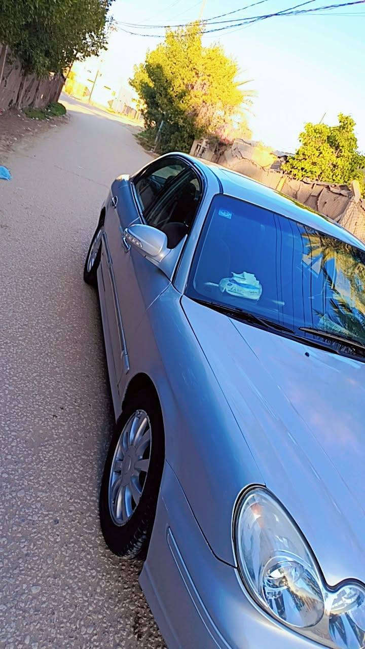 سلام عليكم هونداي سوناتا وارد خليجي٢٠٠٢ بلاد بانزين
صبغ عام بدون ضربه مكفوله من ضربه 
رقم بغداد دولي باسمي فول مواصفات محرك ٢٠٠٠ 
فتحه شغاله مري شفط ابو الاشاره
مكان بابل محاويل حي ١٧ تموز 
السعر ٦٦ وبيها مجال حك الجيه
***********
