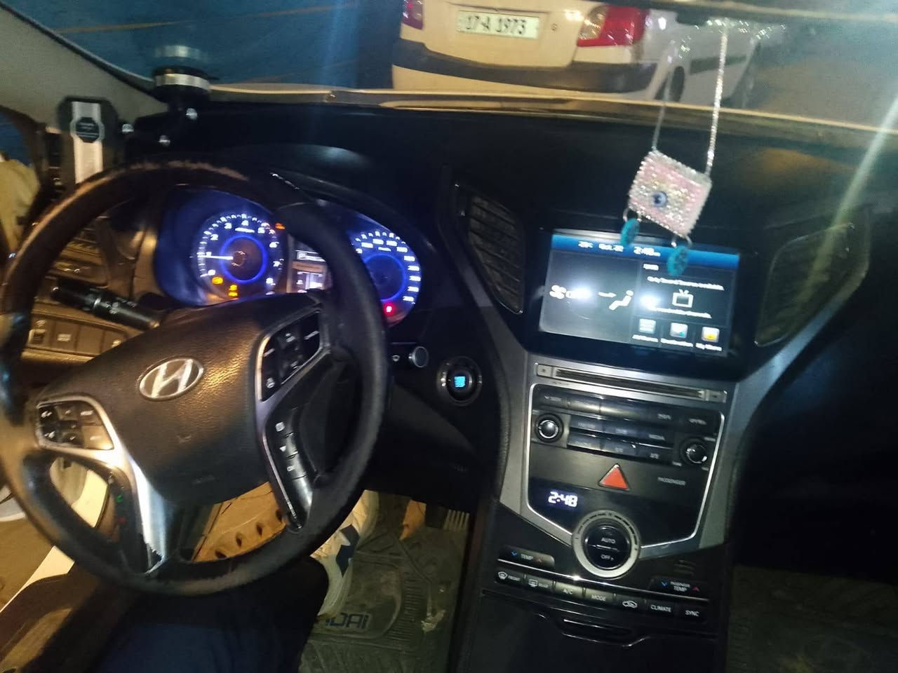 @الجميع مكلف بل نشر 
السلام عليكم ازيرا موديل 16رقم اربيل دوالي بسمي مكينه 4سلندر 2400مكينه وكير وحداديه وتبريد كله مكفوال السياره فوال مواصفات بنرامه بصمه فوال بعد معروفه مواصفاته الكشر مكفوال بيه بس جاملف تبديل والباقي مكفوال بيع ومراوس حسب القناعه مكان السياره النجف الاشرف التواصل عل رقم  ***********
