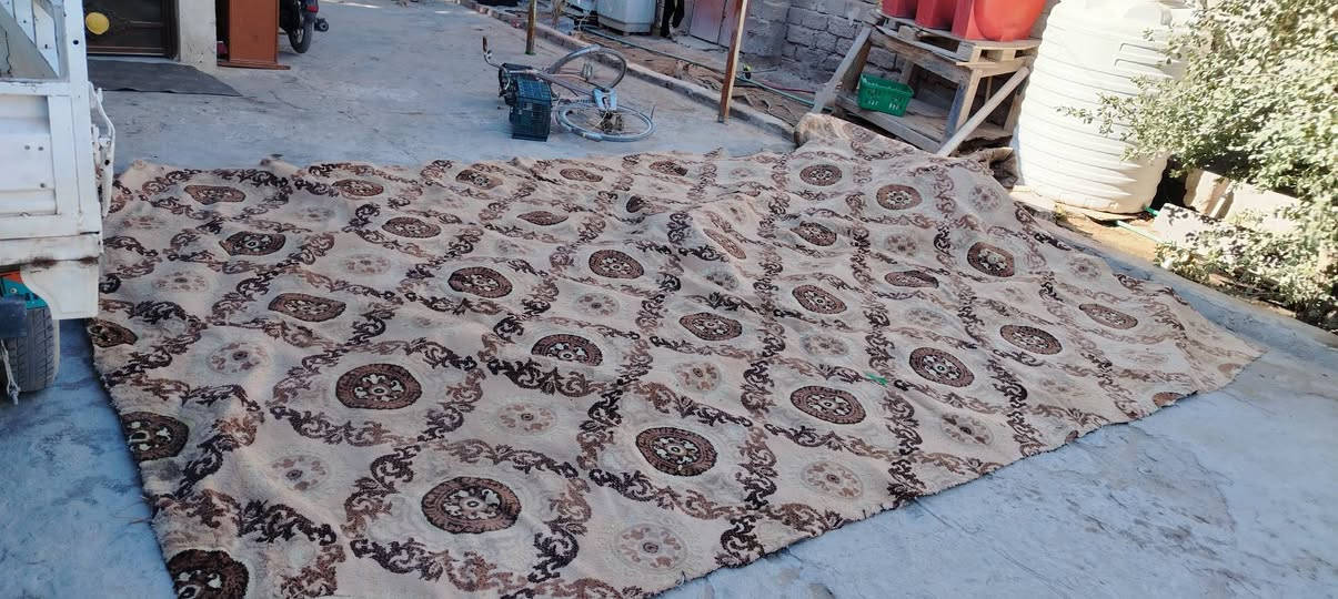 فرشه جديده  كلش سعر15 الف فقط عدد2 ابيعهن سوه نفس نضافه  عرض3.5والطول 4 وثانيه اكبر..البصره الزبير مربد قديم ***********
