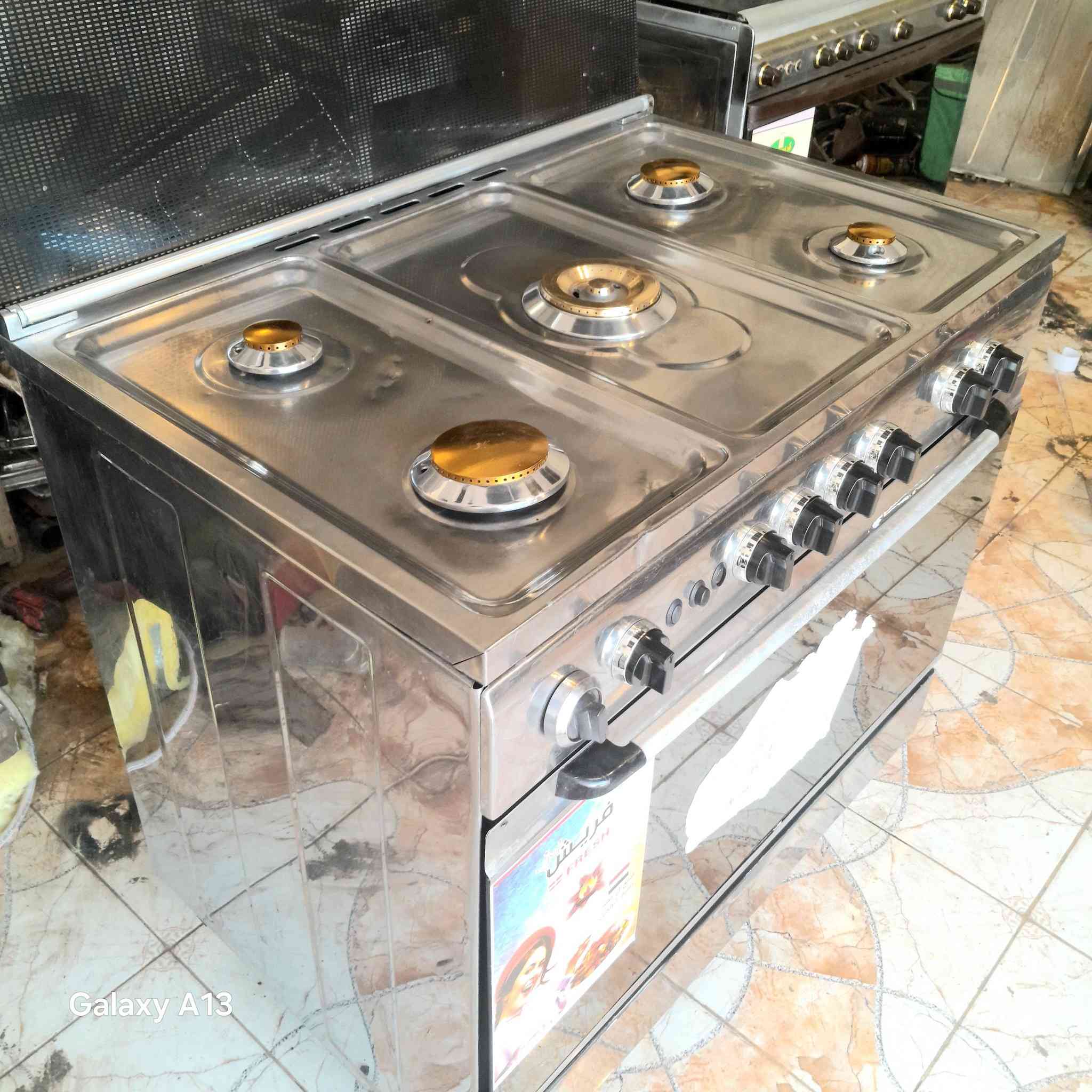 يالله طباخ كريازي استيل باب اول كوله شغال وعلى الفحص اذا عندك طباخ قديم اراوسك مع الفرق العنوان حي النداء شارع المكاتب وتساب مازنجر موجود ***********
