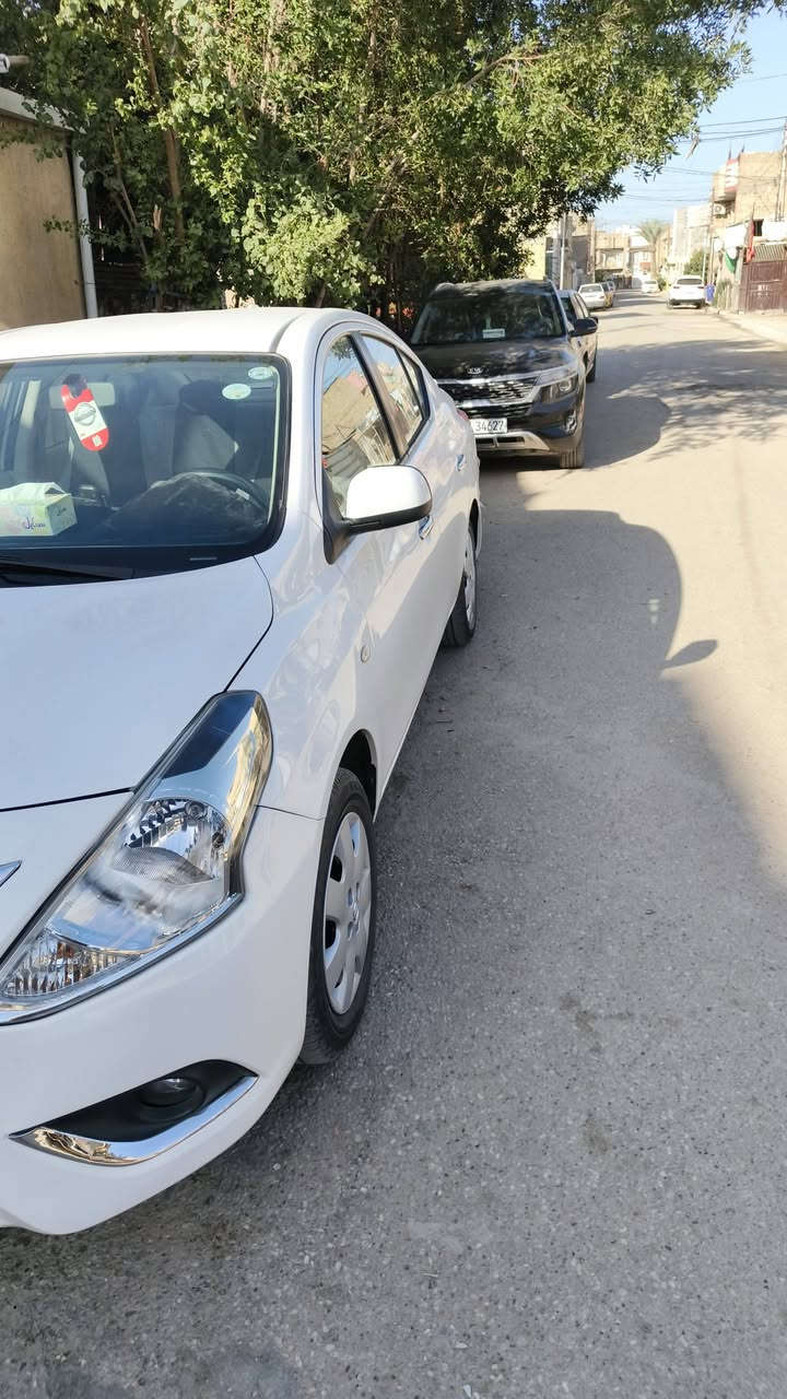 سياره صني هندي أبو البليته الزركه    موديل 24 رقم أربيل رقم إنكليزي ماشيه 27الف كيلومتر  إطارات جديده جدا صدر أمامي وخلفي جيد جداً محرك وكير علا البلاد شركه جيد جداً بيها طخه من الخلف والكدام أثر  وقوف مفاجه بيها بارد بعض مكانات بدون صبغ أو  تبديل رايده 11400دولارر
عندي وكاله عامه أتريد تحويل أو وكاله ماكو إيه أشكال الاتصال رقم فقط بلا تعليقات***********
