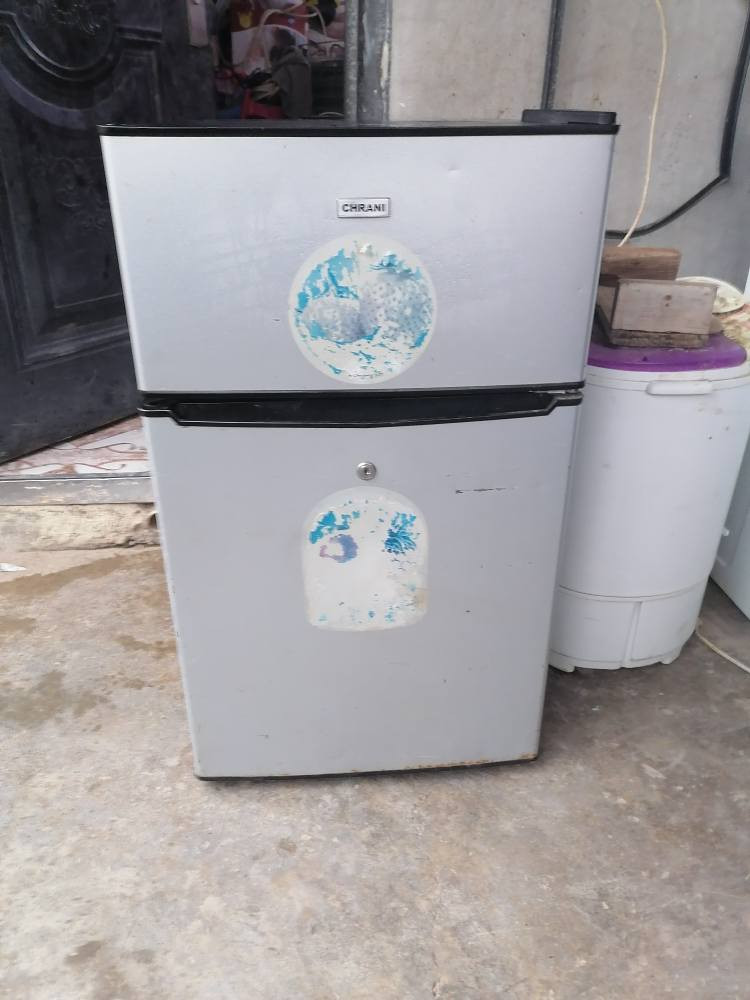 ثلاجة صغيرة اللبيع شغل سعرا ٧٥ بي مجال كركوك حي العروبه يم ملعب خومسي او وكف قديم حجم ٦ قدم كل بلادي شركة مابي اي عيب شغال بل شرط ٧ايام ضمان
***********
*********** كركوك, العراق
