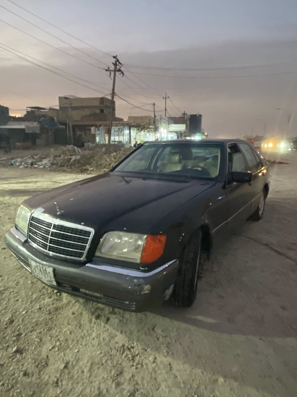 سيارة مارسيدس شبح
موديل ١٩٩٦ 
سيارة كاملة من كلشي كهربائيات 
 كير و مكينة جديدة ناعمة 
تخم تاير جديد 
سيارة بس البنيد طايح صبغ منه كد شبر 
تحويل مباشر 
مكانها بغداد المدائن 
السعر ٥٣ وبيها مجال 
***********
