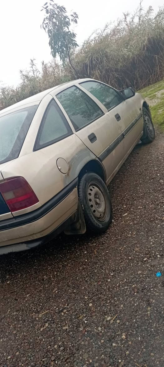 السلام عليكم 
اوبل فكترا جنطه للبيع 
موديل 91
رقم نينوى الماني 
سنويه جديده لل28
حجم المحرك 20 لاصرف والانفخ سياره بلا صبغ بس قحلان 
السعر (36) ورقه وبيها مجال لطيبين 
رقم الموبايل ***********
