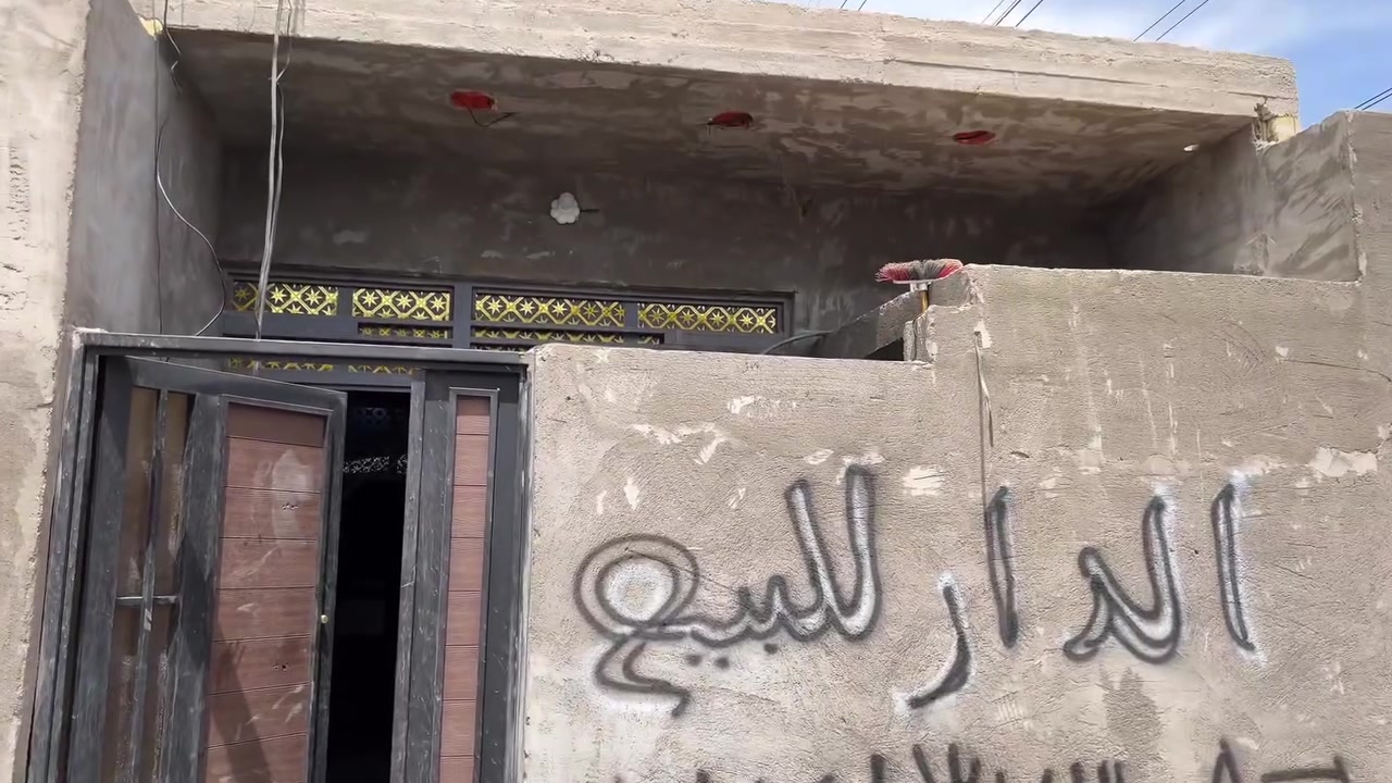 السلام عليكم ورحمة الله وبركاته بيت للبيع منطقة الاستكشافات 60 متر كامل قبل سبوع كمل بعده جديد محد كاعد بي السعر 30 وبي مجال للأستفسار 
الاتصال على الرقم ***********

