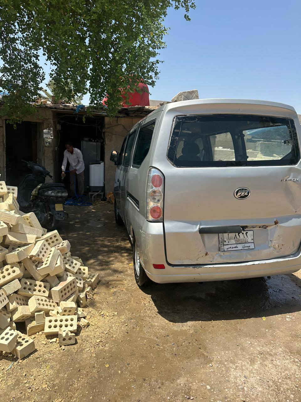 السلام عليكم سياره ليفان 2012  للبيع7راكب كشن تحوير حاطلهه تصير10راكب   سنويه مامنتهيه مشروع وطني  الكير كلجاته تفلشن ميكلفك100الف بس 
سعرهه 30 ورقه او مراوس بسياره صالون 
*********** البصرة, العراق
