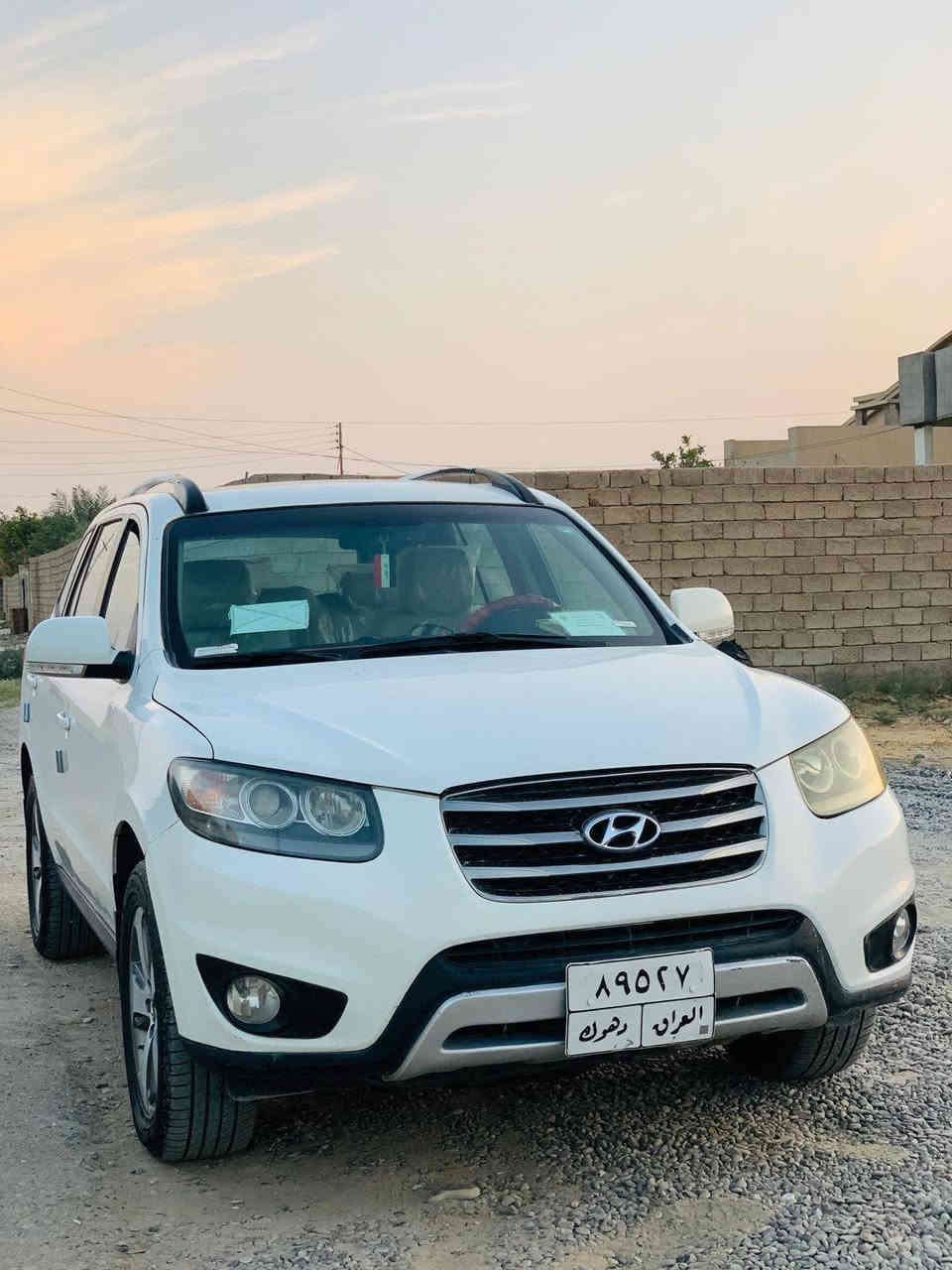 السلام عليكم
سنتافي ٢٠١٢ للبيع وترهم مراوس حسب القناعه 
 ٧ راكب
محرك ٤ مفتوح وبي بداية تنقيص
ضررها موضح أمامك بالسونار
وسعرها مادري 
وللتواصل اتصل/ ***********
