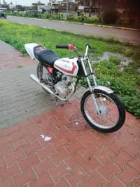 دراجه للبيع هونزده موديل 24 دبلات خلفي وامامي جدد كشن رياضي جديد صدر ج...