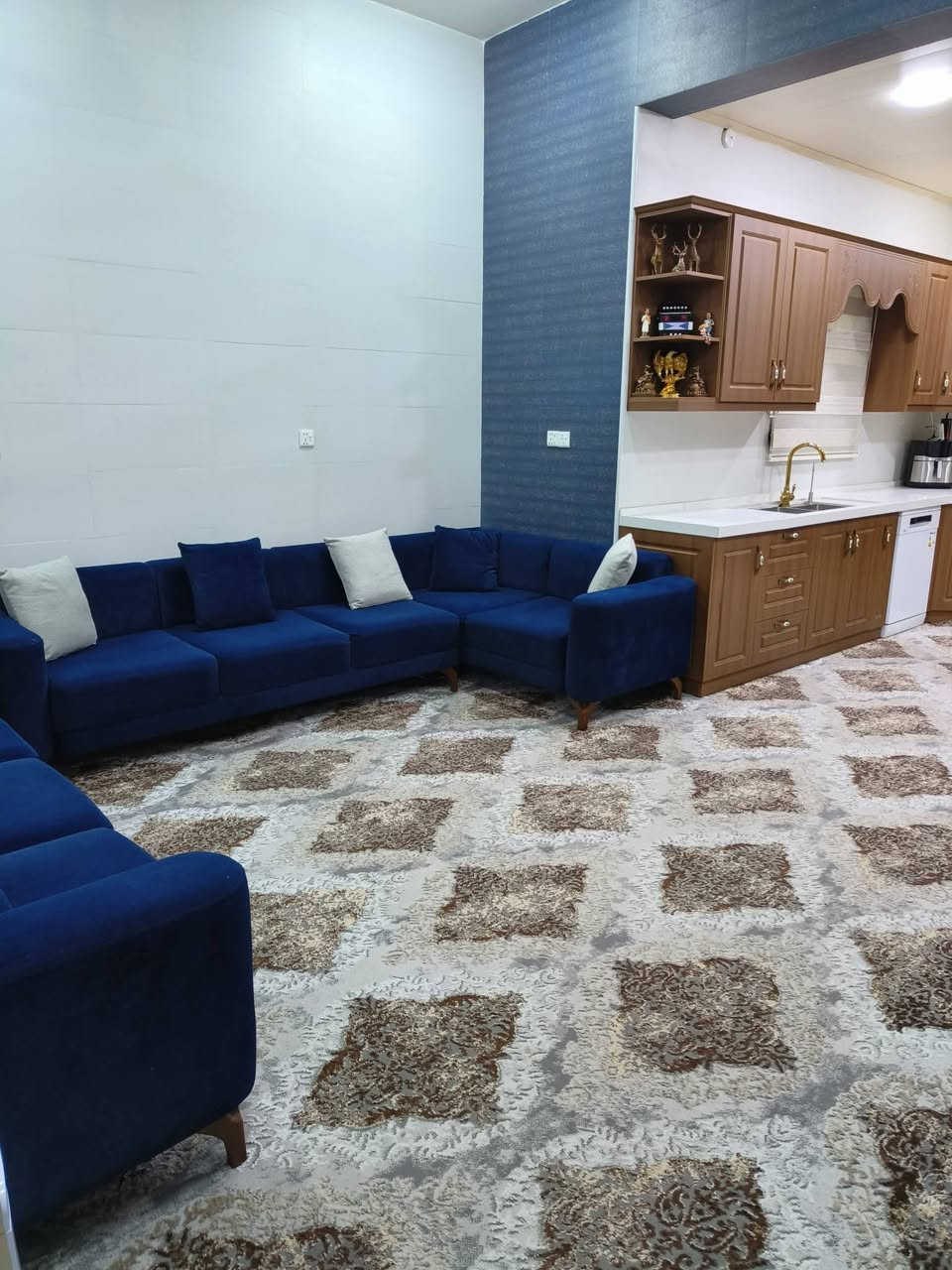 📢 اعلان 📢📢 اعلان 📢 
       👇               👇
⚜⚜ للبيع ⚜⚜ للبيع ⚜⚜
🏠 دار سكني طابو زراعي 🏠 
📐 المساحة٣٠٠متر📐 
🌍 الموقع / الحلة / حي الكفاءات / قرب كوين بارك / توزيع حسين حاجم القديم / قريب جدا من الشارع العام 
🏤 الواجهة ١٥متر والنزال ٢٠ متر 
🏤 يحتوي على٢ غرف نوم🌺  صاله كبيرة 🌺 هول  🌺موزع  🌺مطبخ حار بارد +جلسه   🌺 مجمع صحيات 🌺حديقة 🌺كراج 
 🧱 البناء ٢٠٢٥ 
📷 صور المنزل مرفقة مع الاعلان 👇
 ❓للاستفسار ⚜  الاتصال على الرقم ***********
⚜⚜⚜⚜⚜⚜⚜⚜⚜
