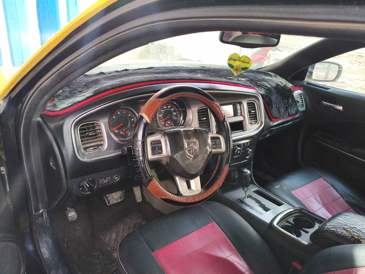 السلام عليكم جارجر 2011
رقم ذي قار نكليزي باسمي مصفره هيئه وغرامات 
تحويل مباشر سعرها 135 بيع او مراوس
مكانها ناصريه قلعه سكر 
***********
