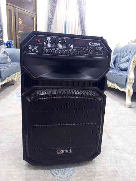 سلام عليكم ديجي كبير للبيع نوعية comet شغال لمدة اسبوع بعده جديد + وياه مايكات 2 واحد واير و الثاني بلوتوث 
السعر 150 
للتواصل *********** او مراسلة الصفحه
