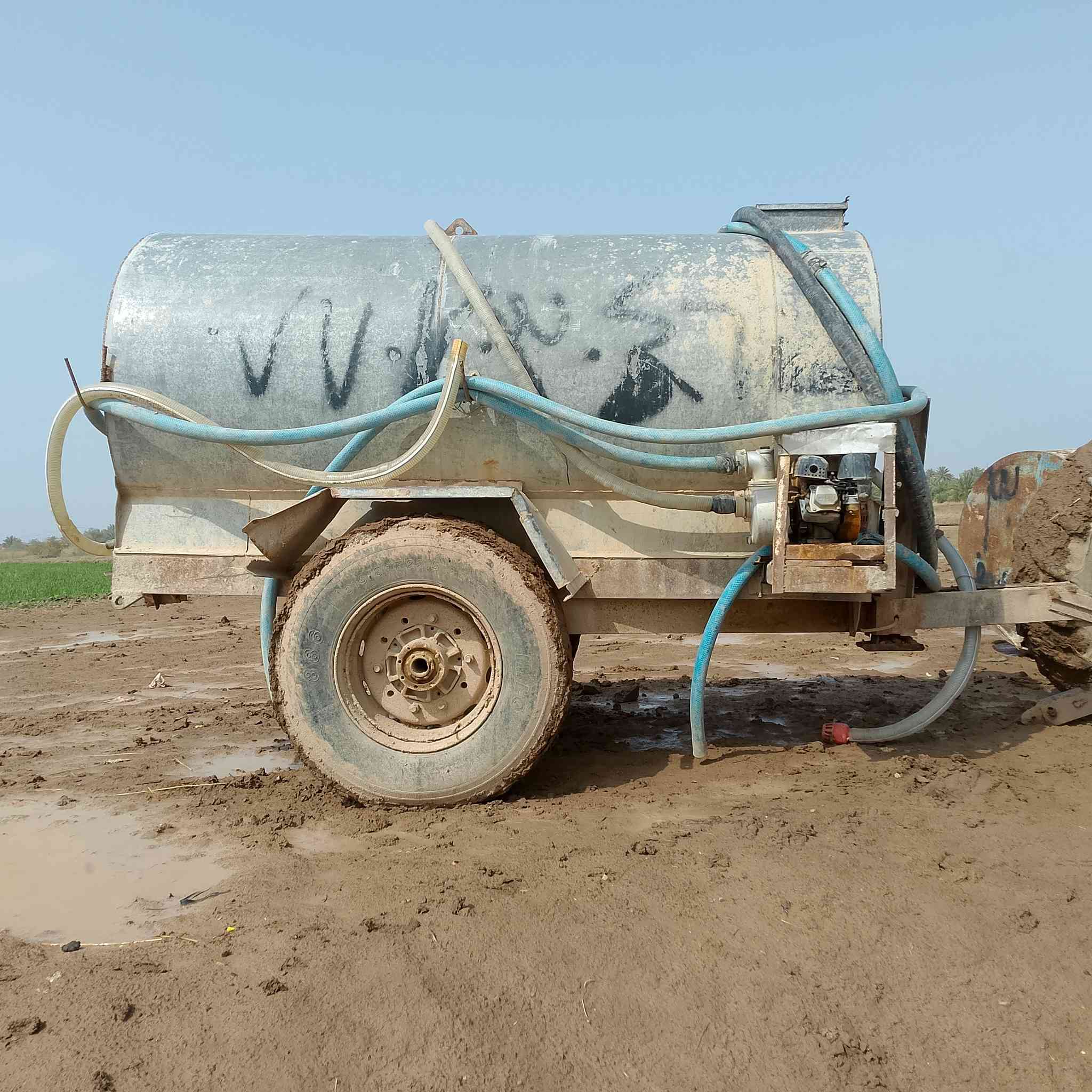 السلام عليكم ورحمه الله وبركاته عندي مقطوره 4000 لتر 4 مليم  مقطوره 3000 لتر 4 مليم عندي عنتر 80 للبيع وعندي الثانيه هم عنتر 80 للبيع اثنينها للبيع السعر 10 وبيها مجال بيع سريع اتصل على الرقم *********** %***********
