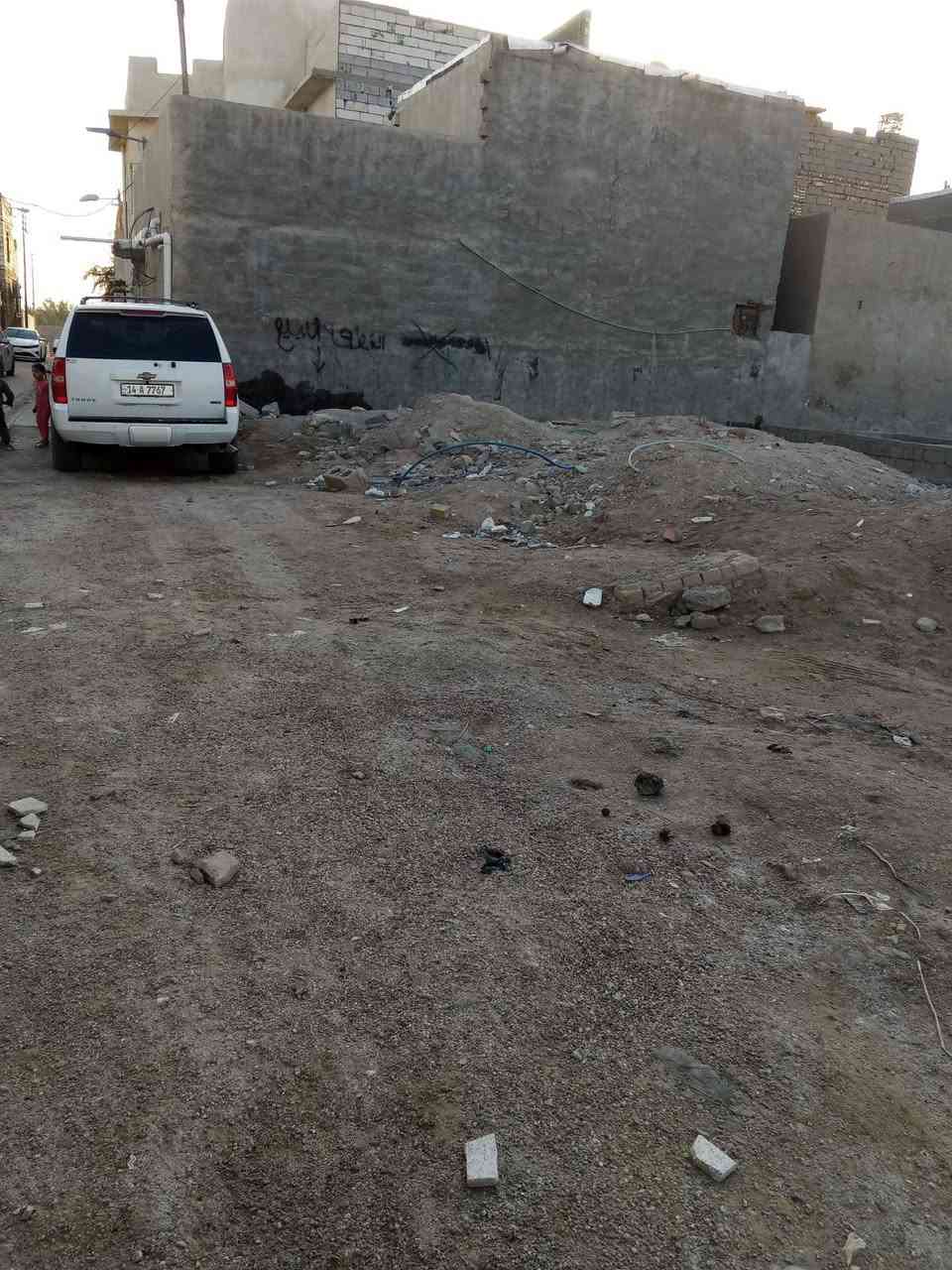 سلام عليكم قطعه طابو زراعي لبيع 300 متر ركن في التنومه شط لعرب مقابيل الاكوت جديده وفي جانبها شارع ابو مهدي لمهندس يبعد عنها 100 متر سعر لقطعه 70 رقم لهاتف ***********
