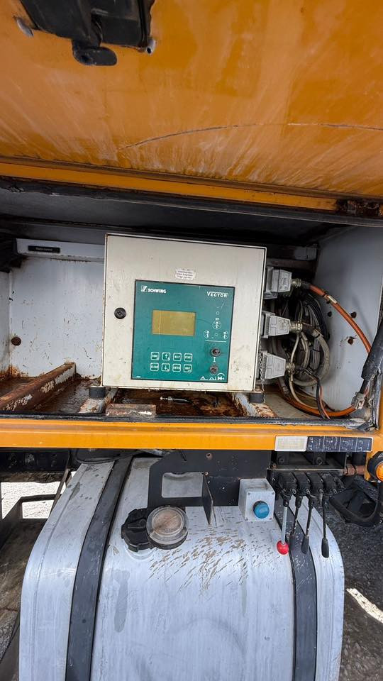 السلام عليكم للبيع بم 42
شوينك 2006 بلادي مامعلة جاهز للعمل مناقصة كلشي بسمي تحويل مباشر 
مكانة حاليا اربيل
للاستفسار ***********
